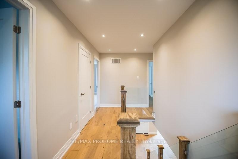 Photo 9 of 24 Liebeck Crescent, Markham, Unionville — HOMEH