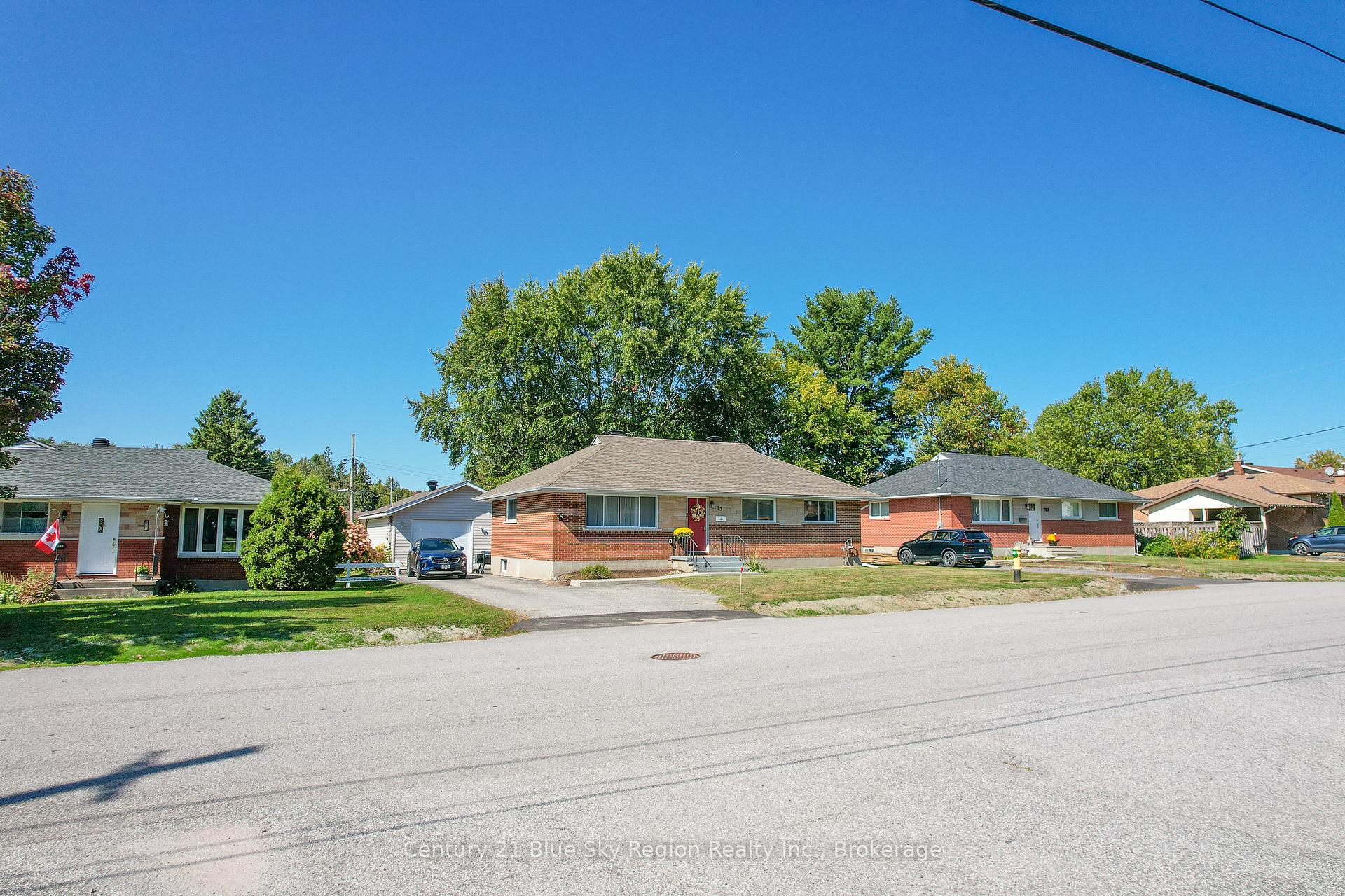 Photo 4 of 773 Mckay Avenue, North Bay, Widdifield — HOMEH