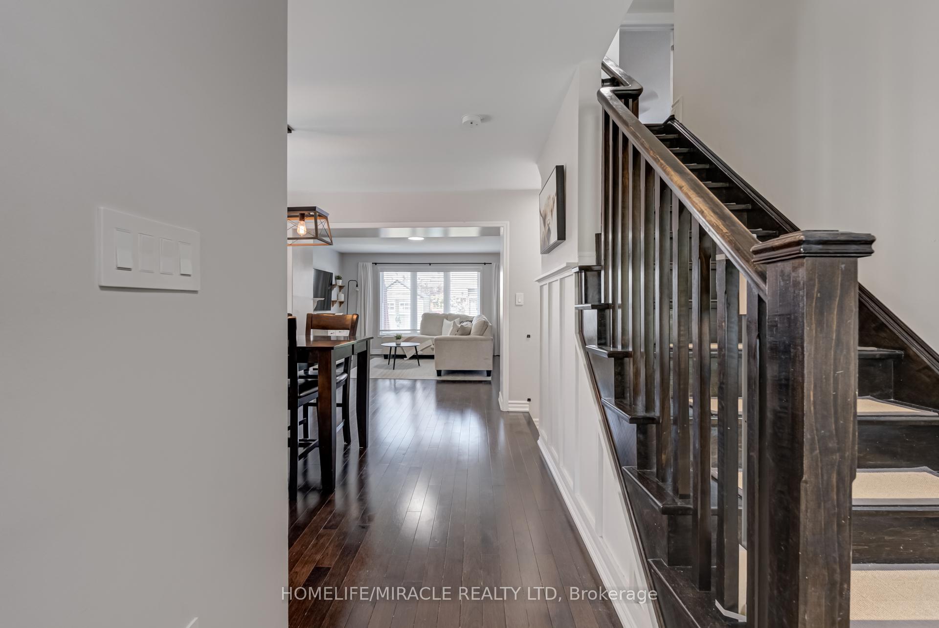 Photo 2 of 75 Kidd Crescent, New Tecumseth, Alliston — HOMEH