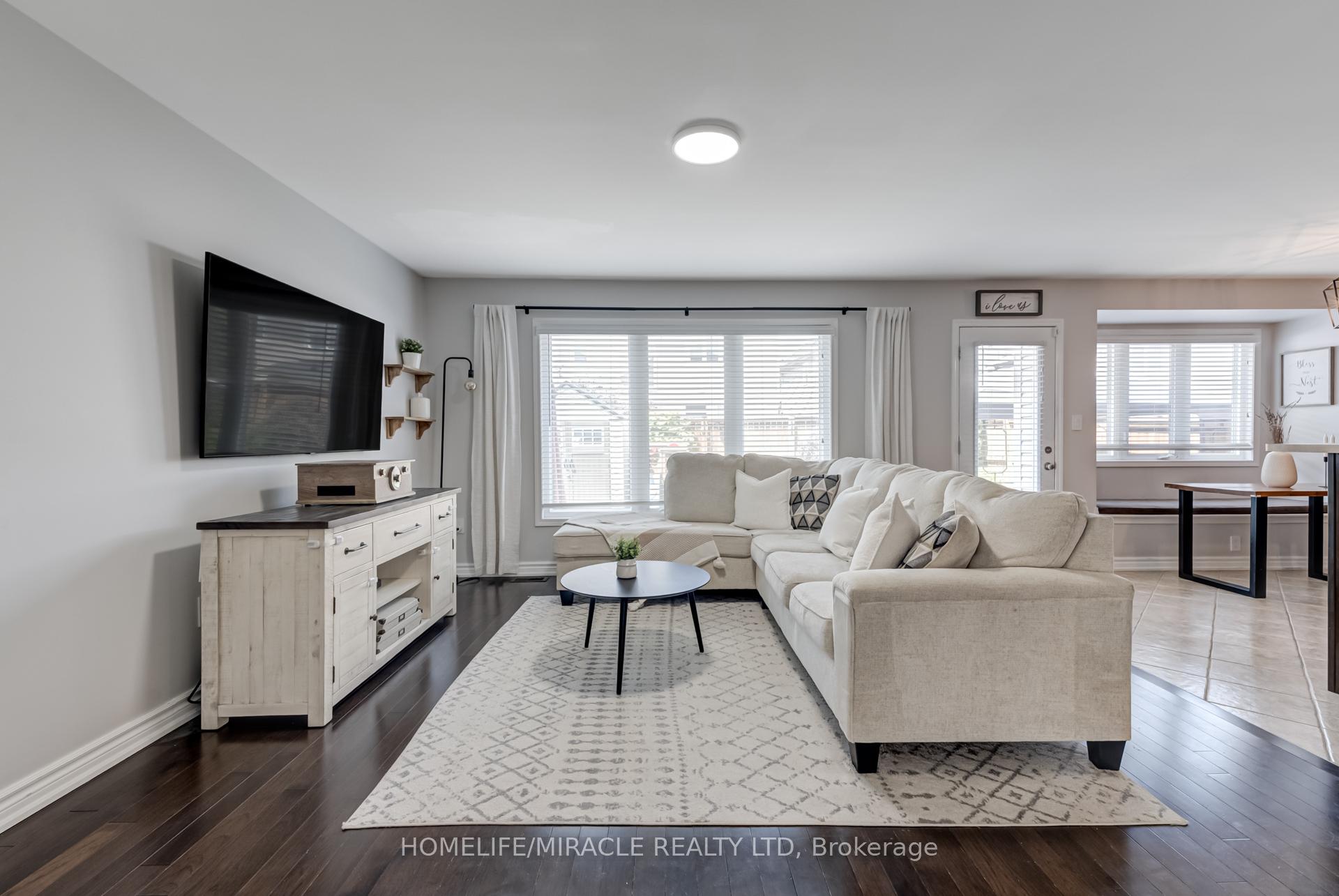 Photo 3 of 75 Kidd Crescent, New Tecumseth, Alliston — HOMEH