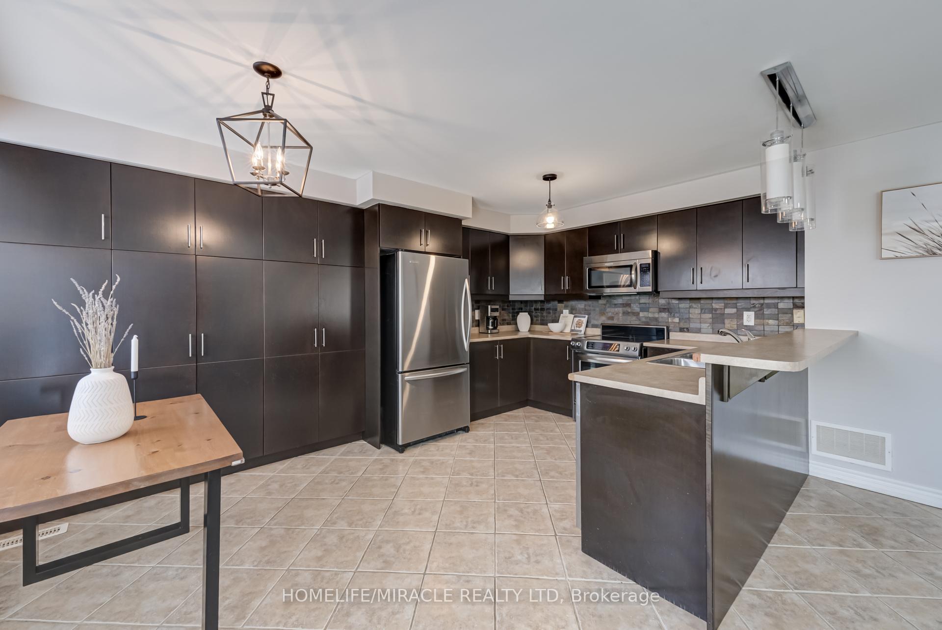 Photo 6 of 75 Kidd Crescent, New Tecumseth, Alliston — HOMEH