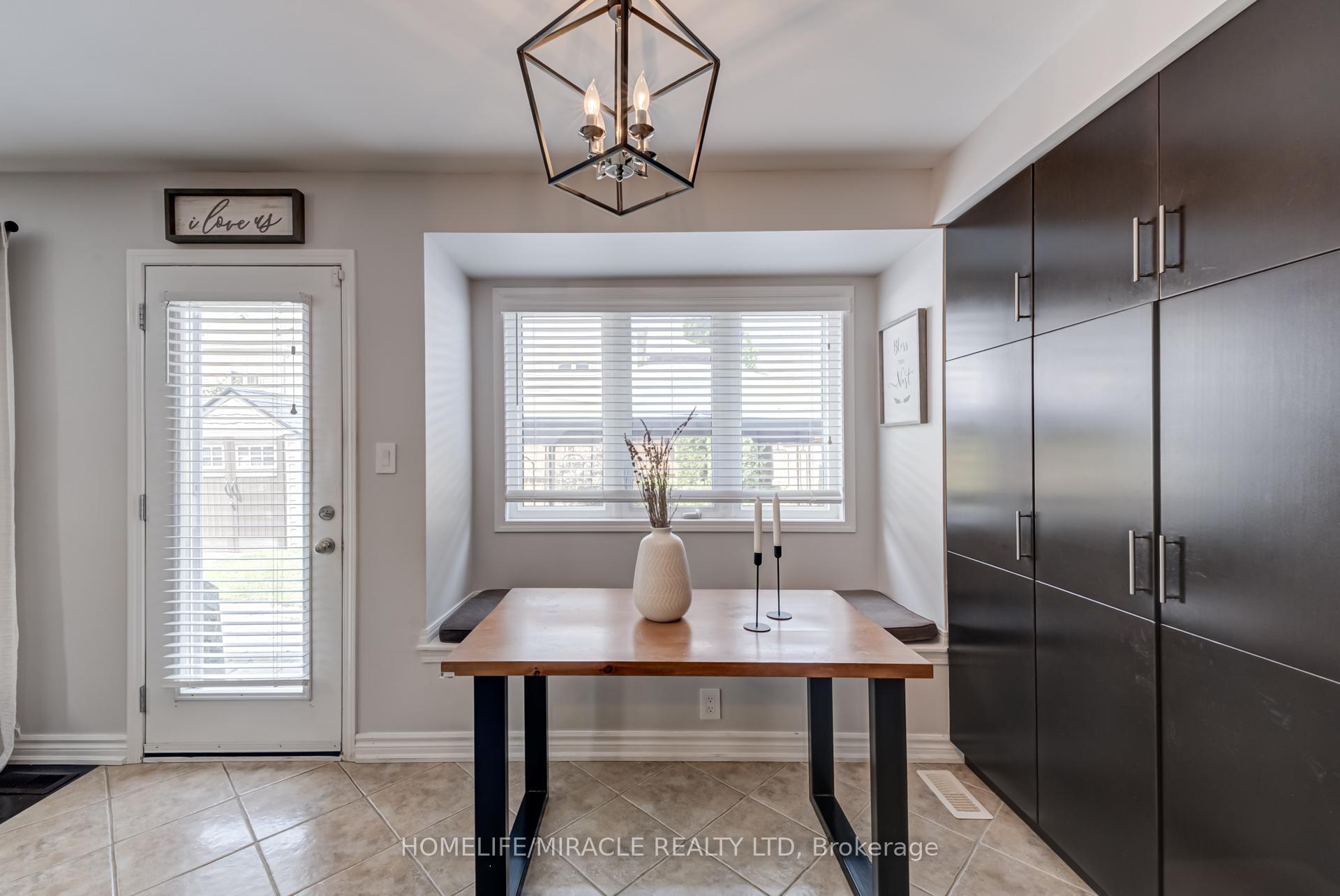 Photo 10 of 75 Kidd Crescent, New Tecumseth, Alliston — HOMEH