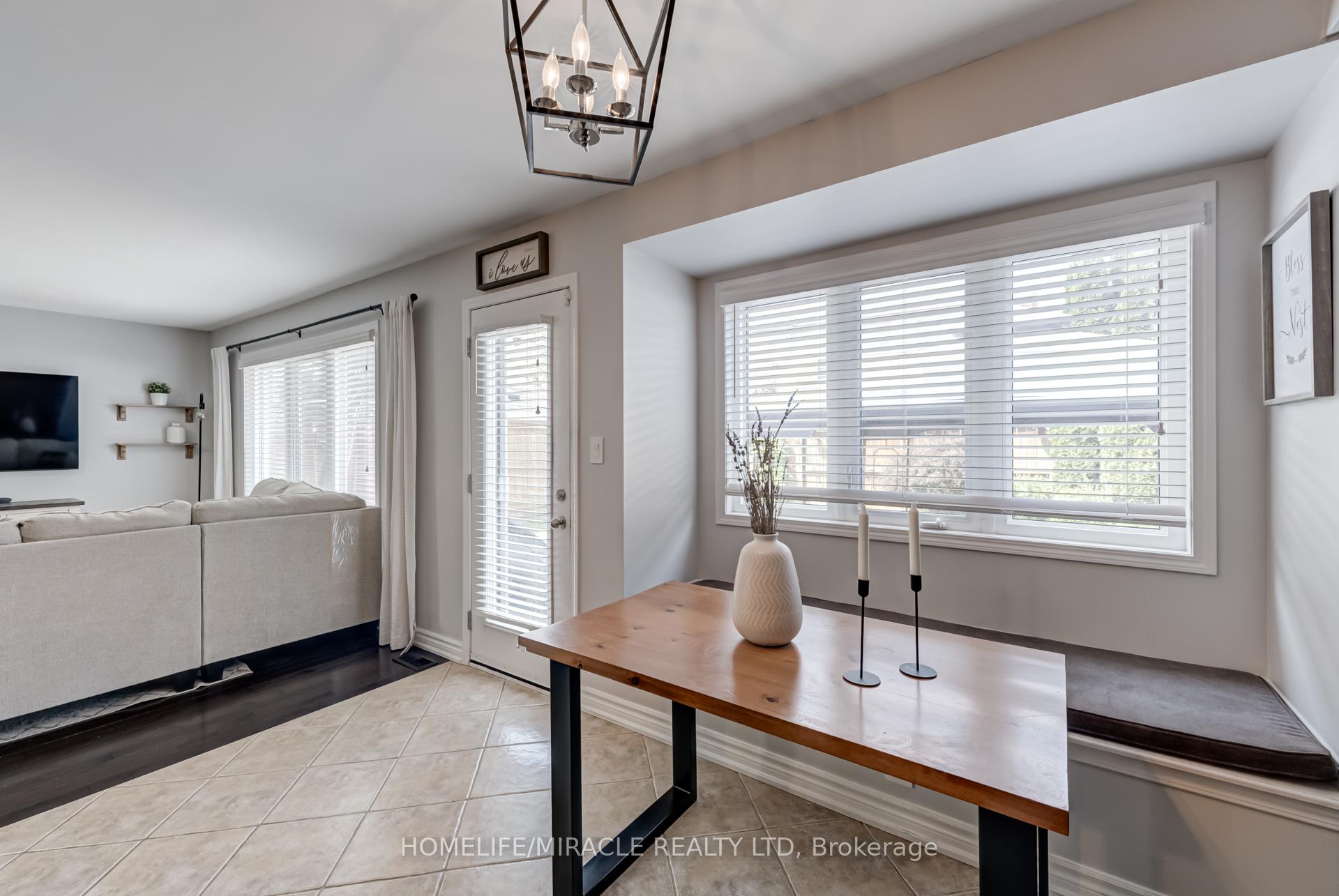 Photo 11 of 75 Kidd Crescent, New Tecumseth, Alliston — HOMEH