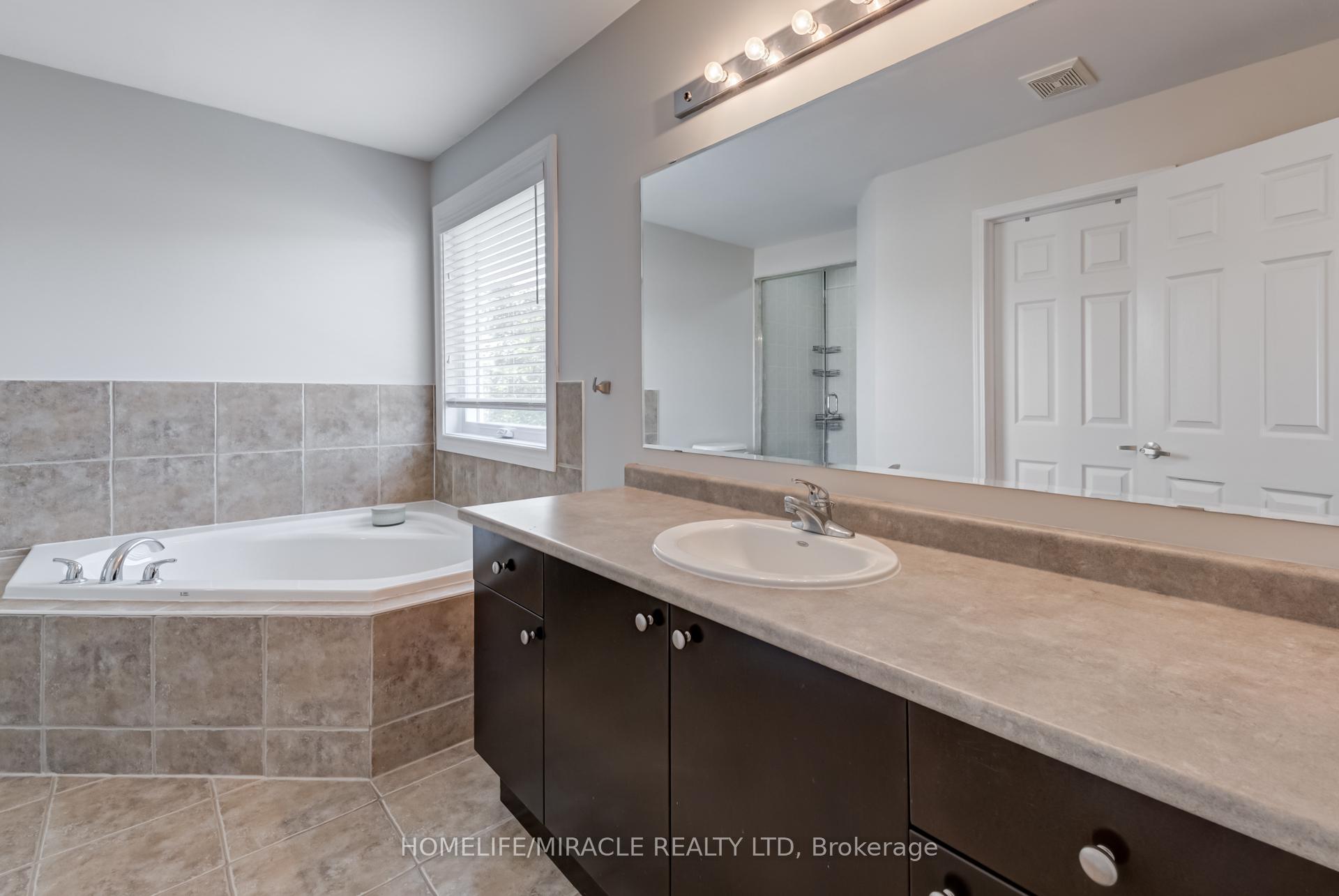 Photo 23 of 75 Kidd Crescent, New Tecumseth, Alliston — HOMEH