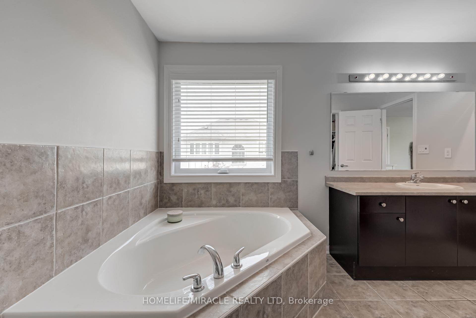 Photo 26 of 75 Kidd Crescent, New Tecumseth, Alliston — HOMEH