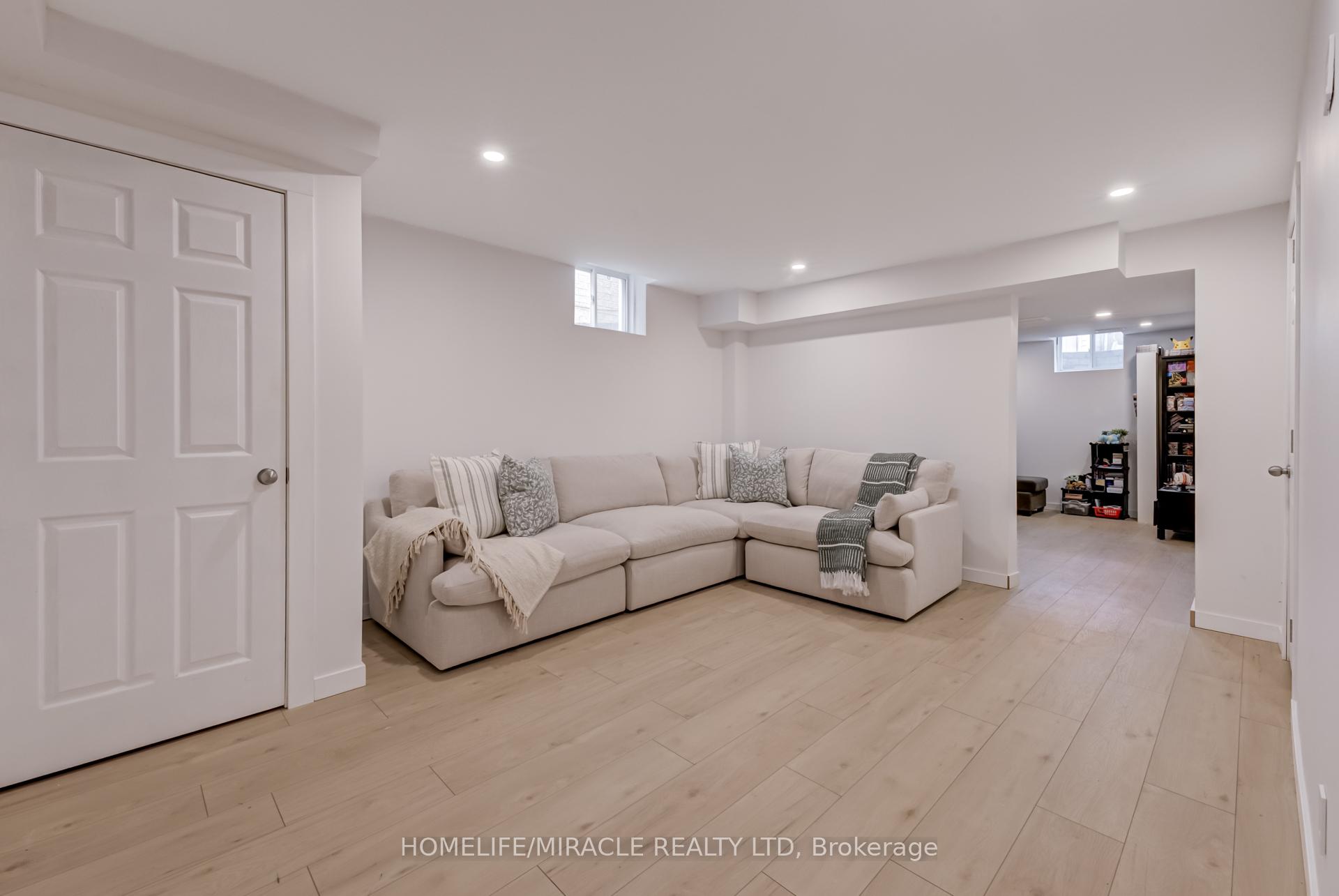 Photo 38 of 75 Kidd Crescent, New Tecumseth, Alliston — HOMEH