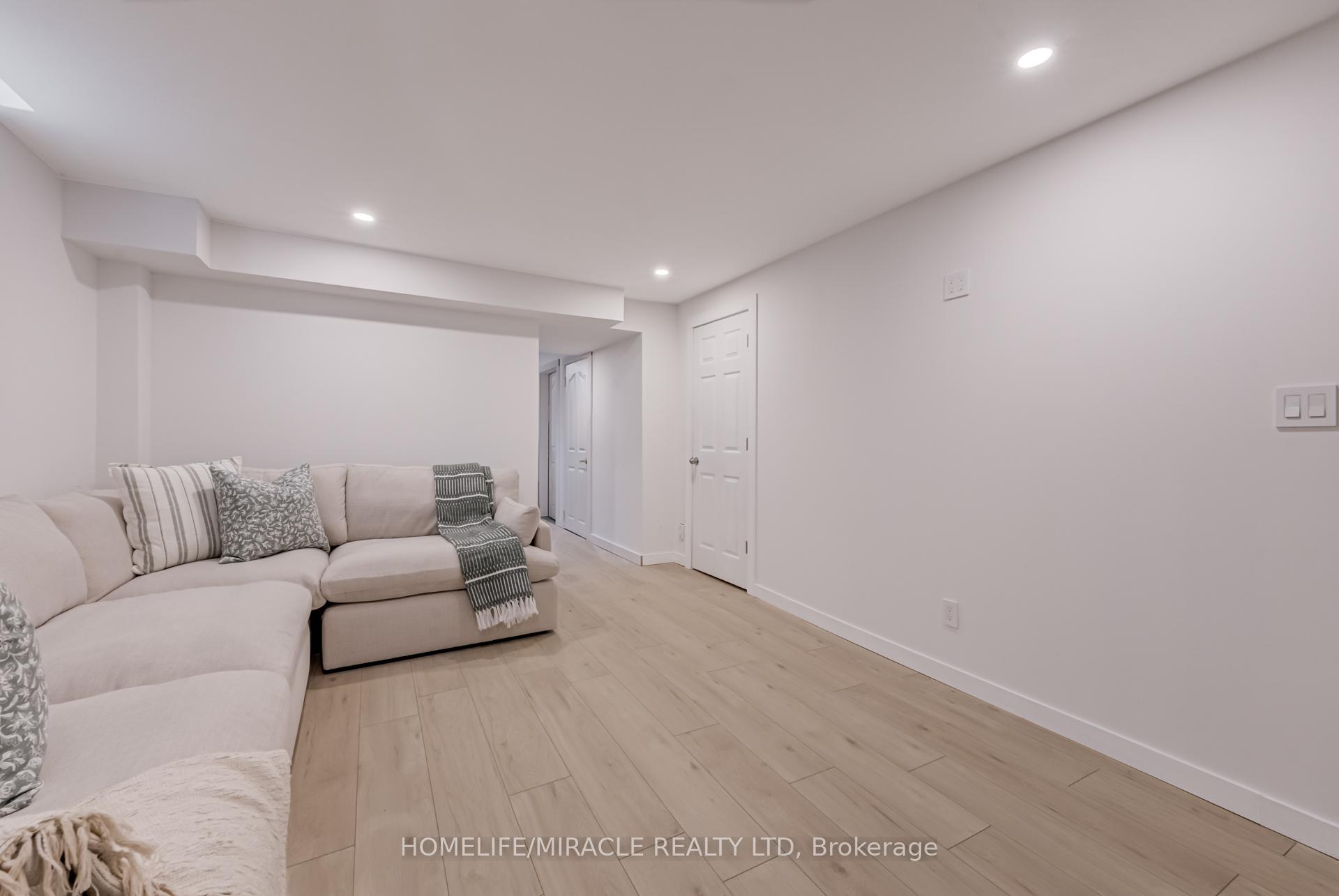 Photo 39 of 75 Kidd Crescent, New Tecumseth, Alliston — HOMEH