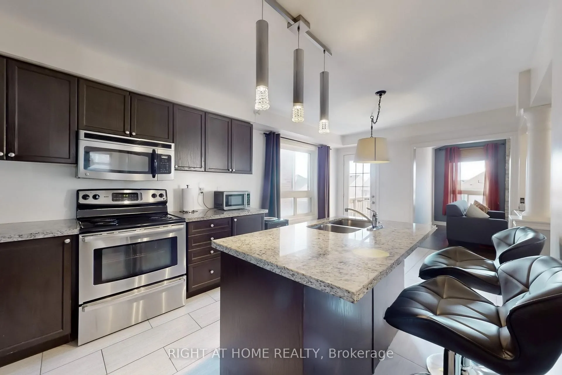 Photo 8 of 1373 Woodstream Avenue, Oshawa, Taunton — HOMEH
