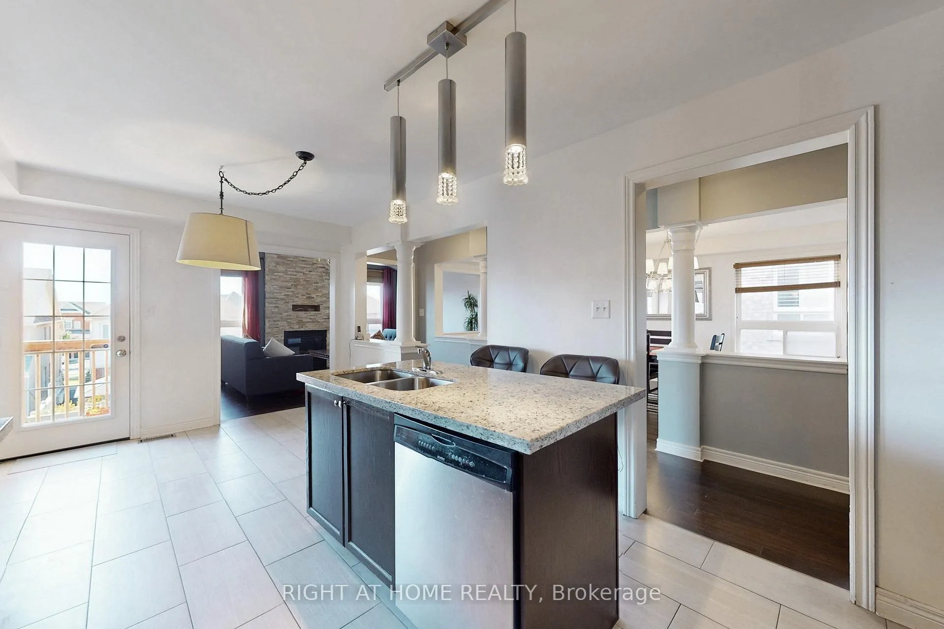 Photo 9 of 1373 Woodstream Avenue, Oshawa, Taunton — HOMEH