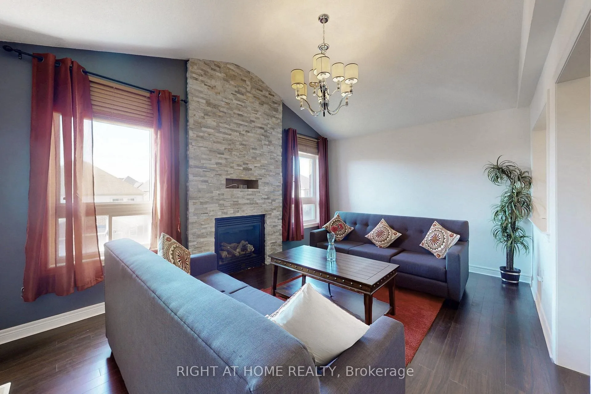 Photo 11 of 1373 Woodstream Avenue, Oshawa, Taunton — HOMEH