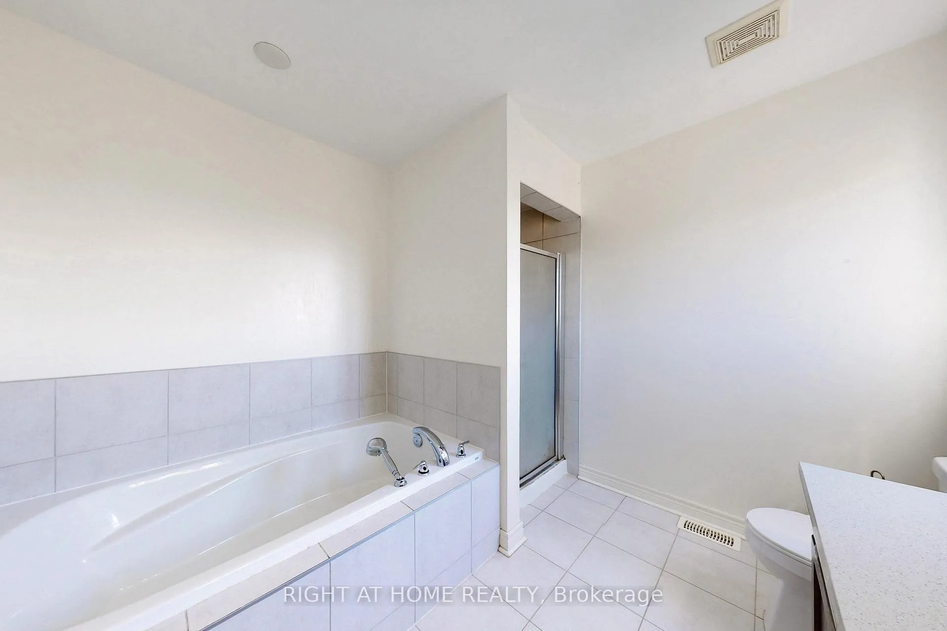Photo 20 of 1373 Woodstream Avenue, Oshawa, Taunton — HOMEH
