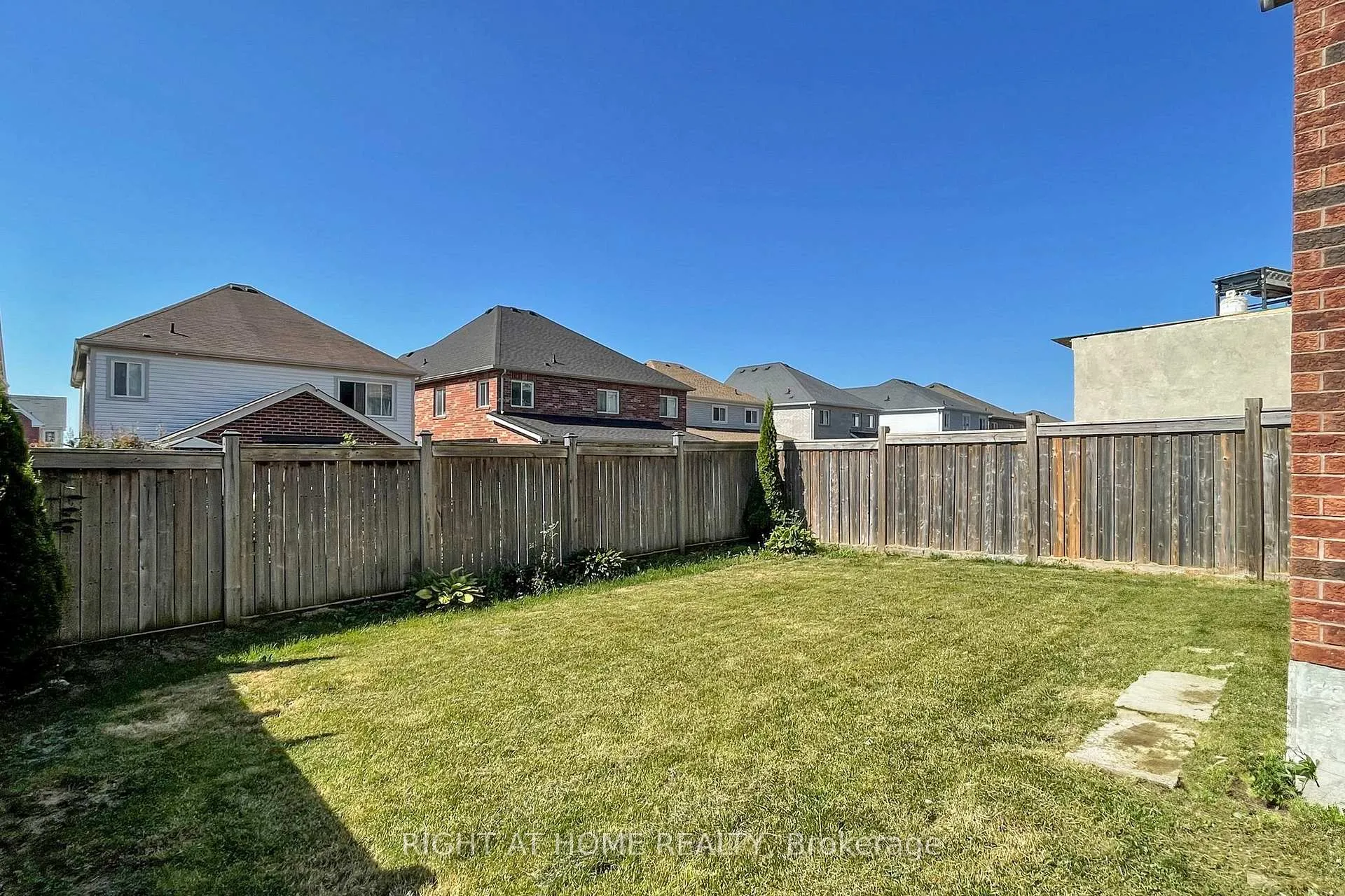 Photo 32 of 1373 Woodstream Avenue, Oshawa, Taunton — HOMEH