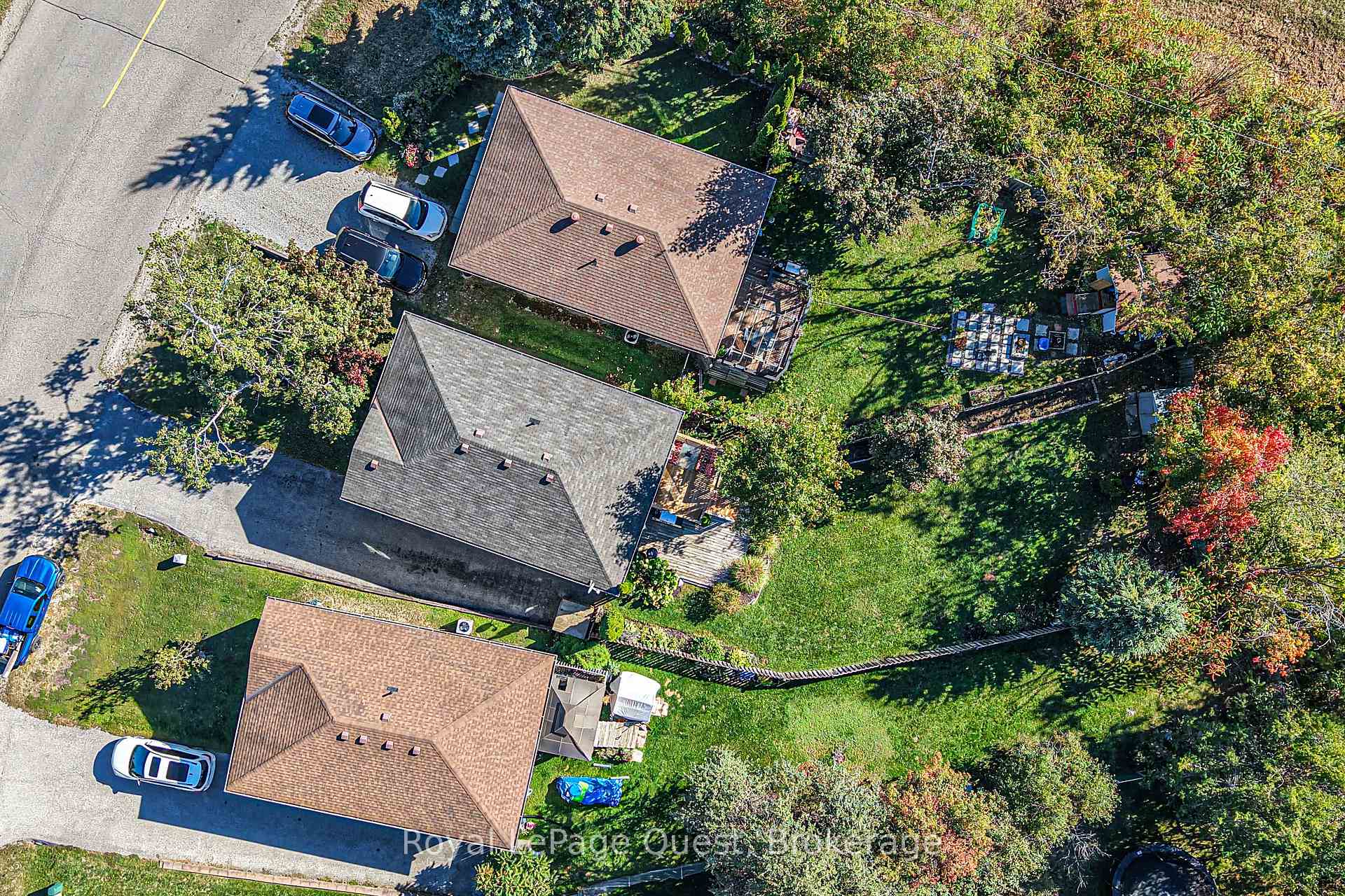 Photo 4 of 11 Goldie Drive, Orillia — HOMEH