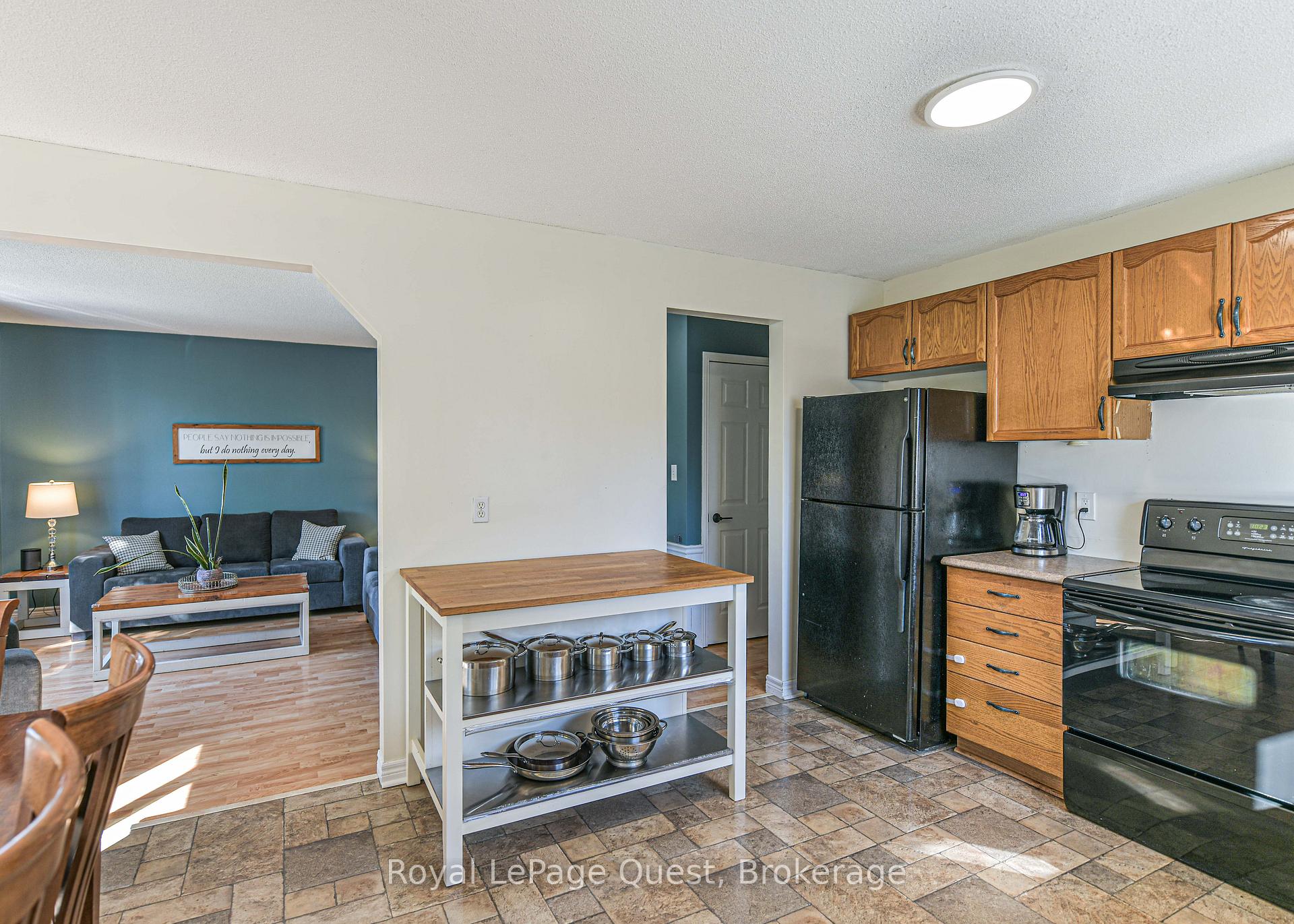 Photo 12 of 11 Goldie Drive, Orillia — HOMEH