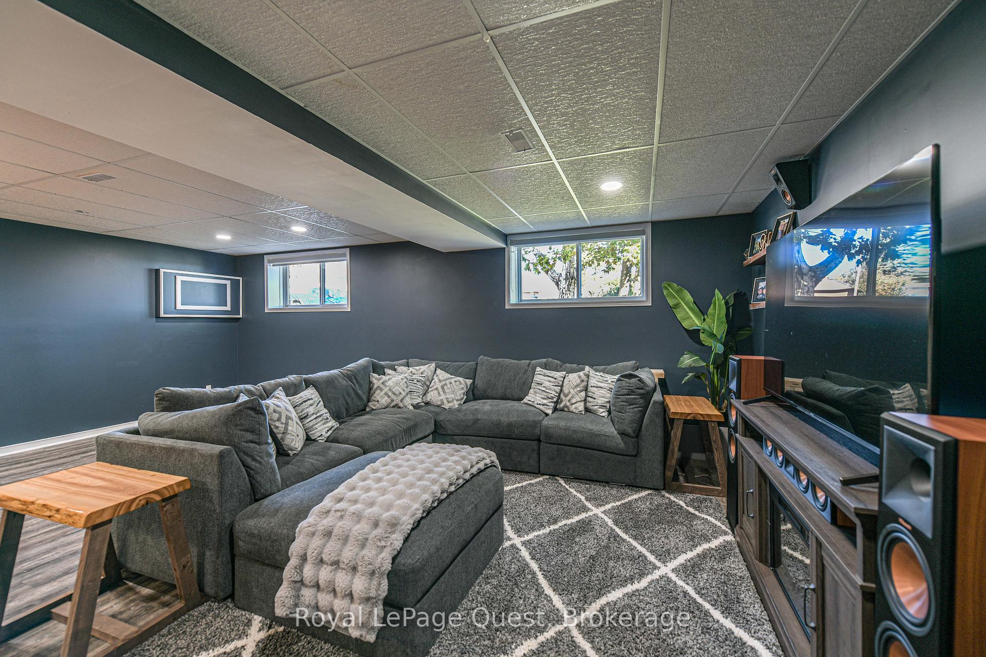 Photo 21 of 11 Goldie Drive, Orillia — HOMEH