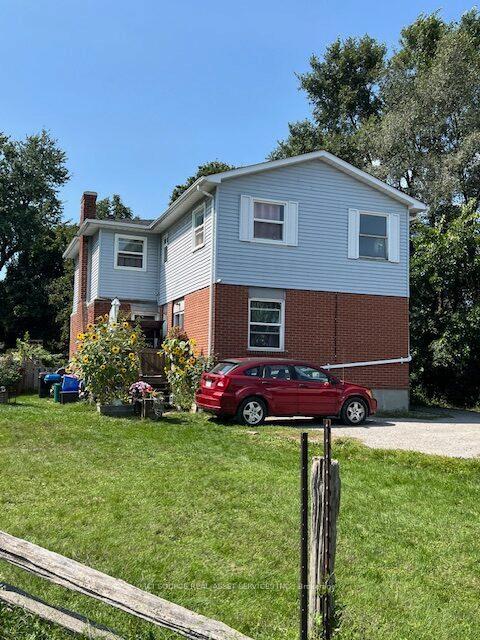 Front of 1100 Simcoe Street S