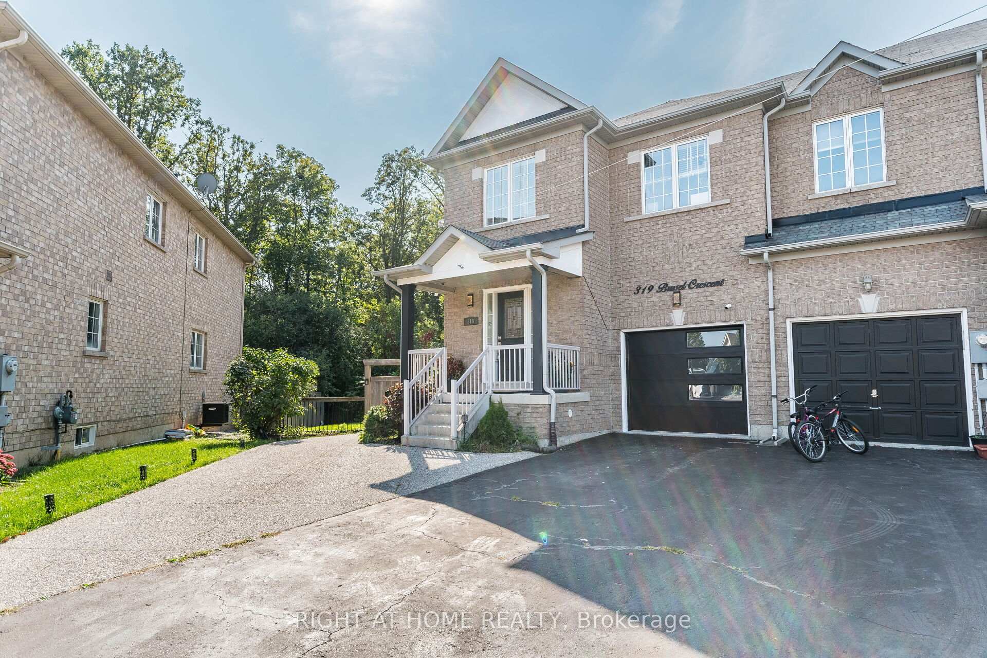 Photo 1 of 319 Bussel Crescent N, Milton, Clarke — HOMEH