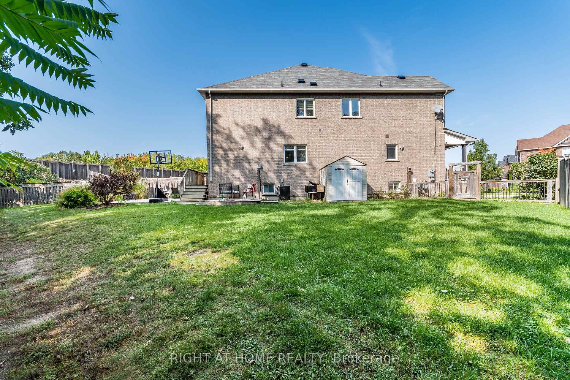 Photo 11 of 319 Bussel Crescent N, Milton, Clarke — HOMEH