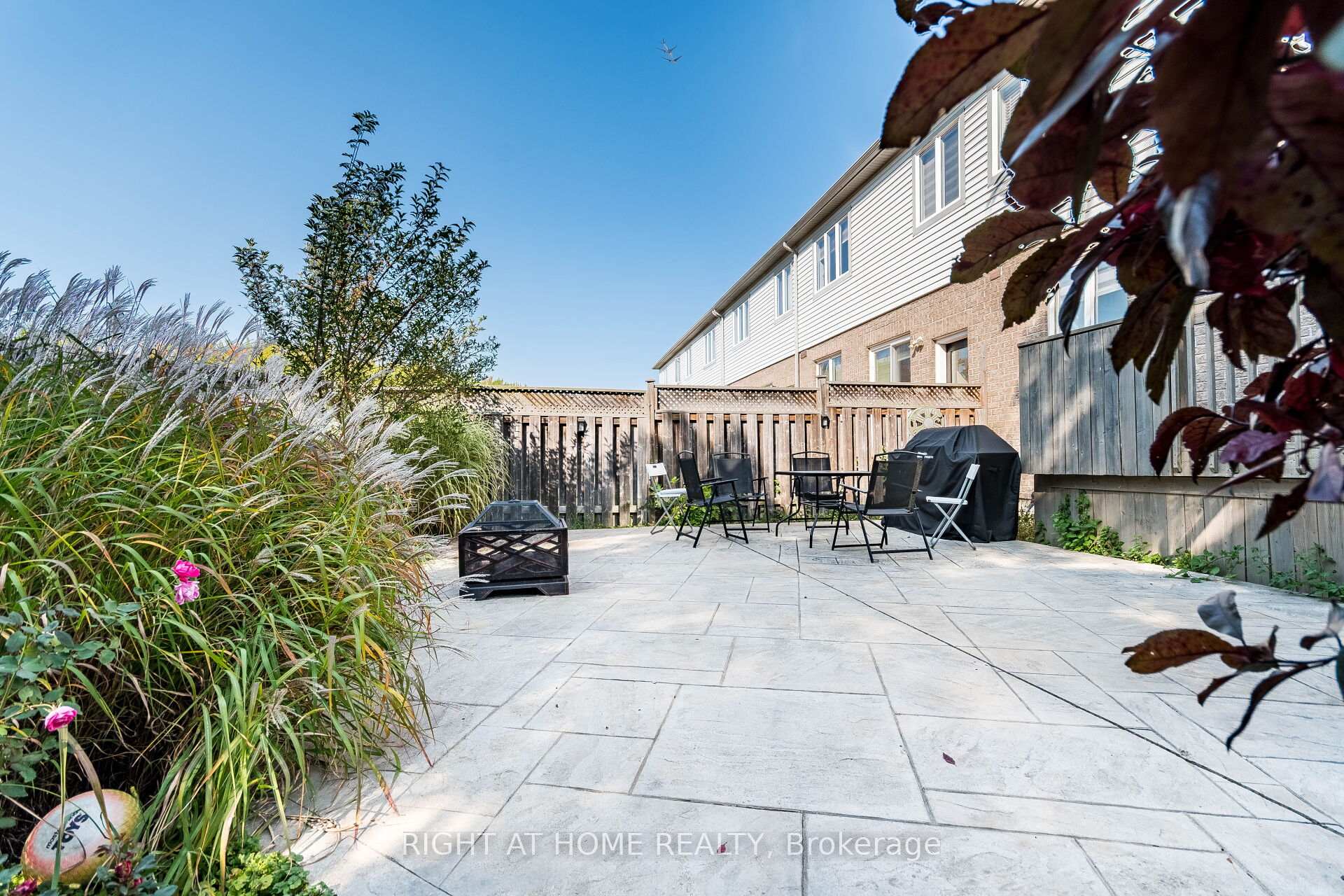 Photo 8 of 319 Bussel Crescent N, Milton, Clarke — HOMEH