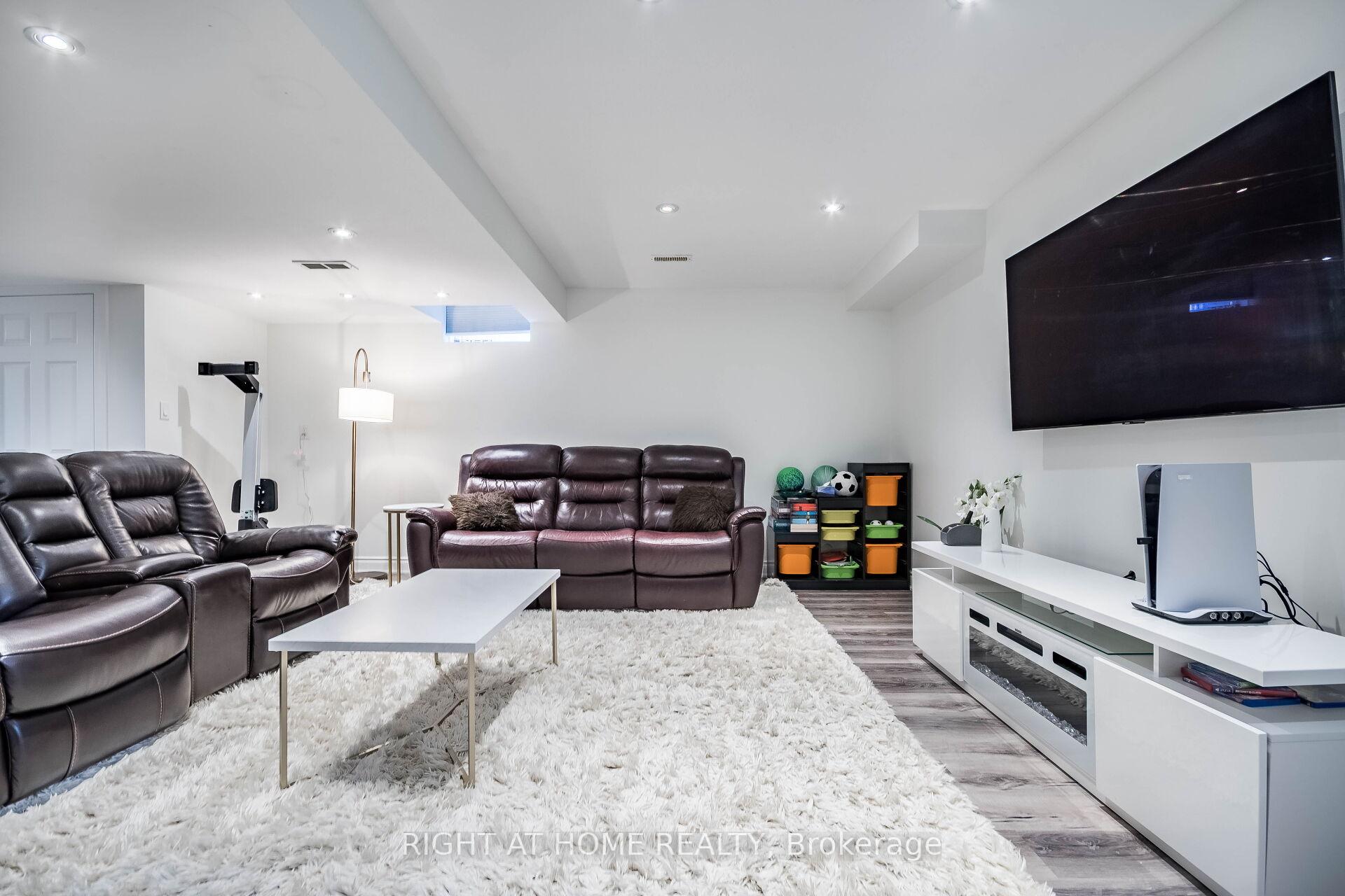 Photo 2 of 319 Bussel Crescent N, Milton, Clarke — HOMEH
