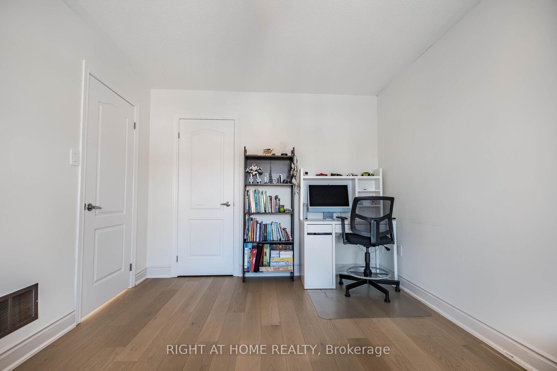 Photo 4 of 319 Bussel Crescent N, Milton, Clarke — HOMEH