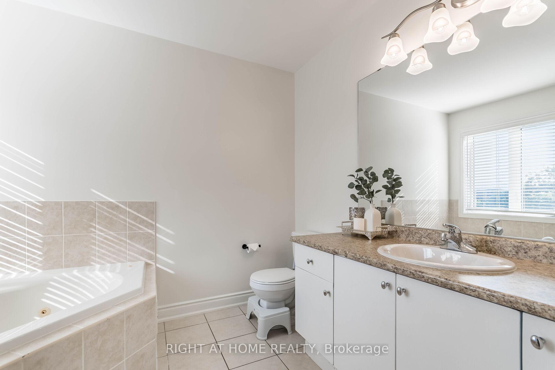 Photo 17 of 319 Bussel Crescent N, Milton, Clarke — HOMEH