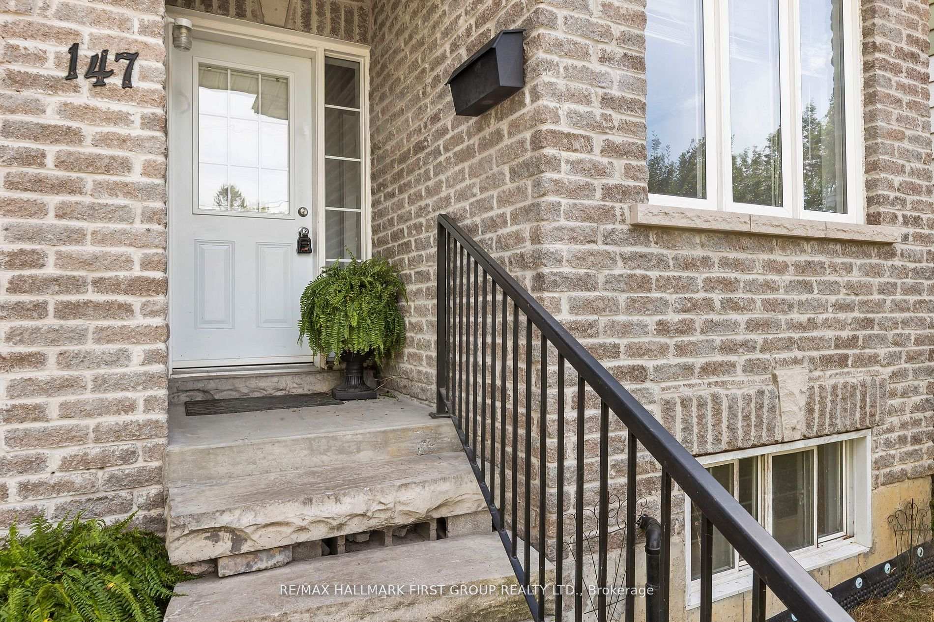 Photo 2 of 147 Tresane Street, Oshawa, Vanier — HOMEH