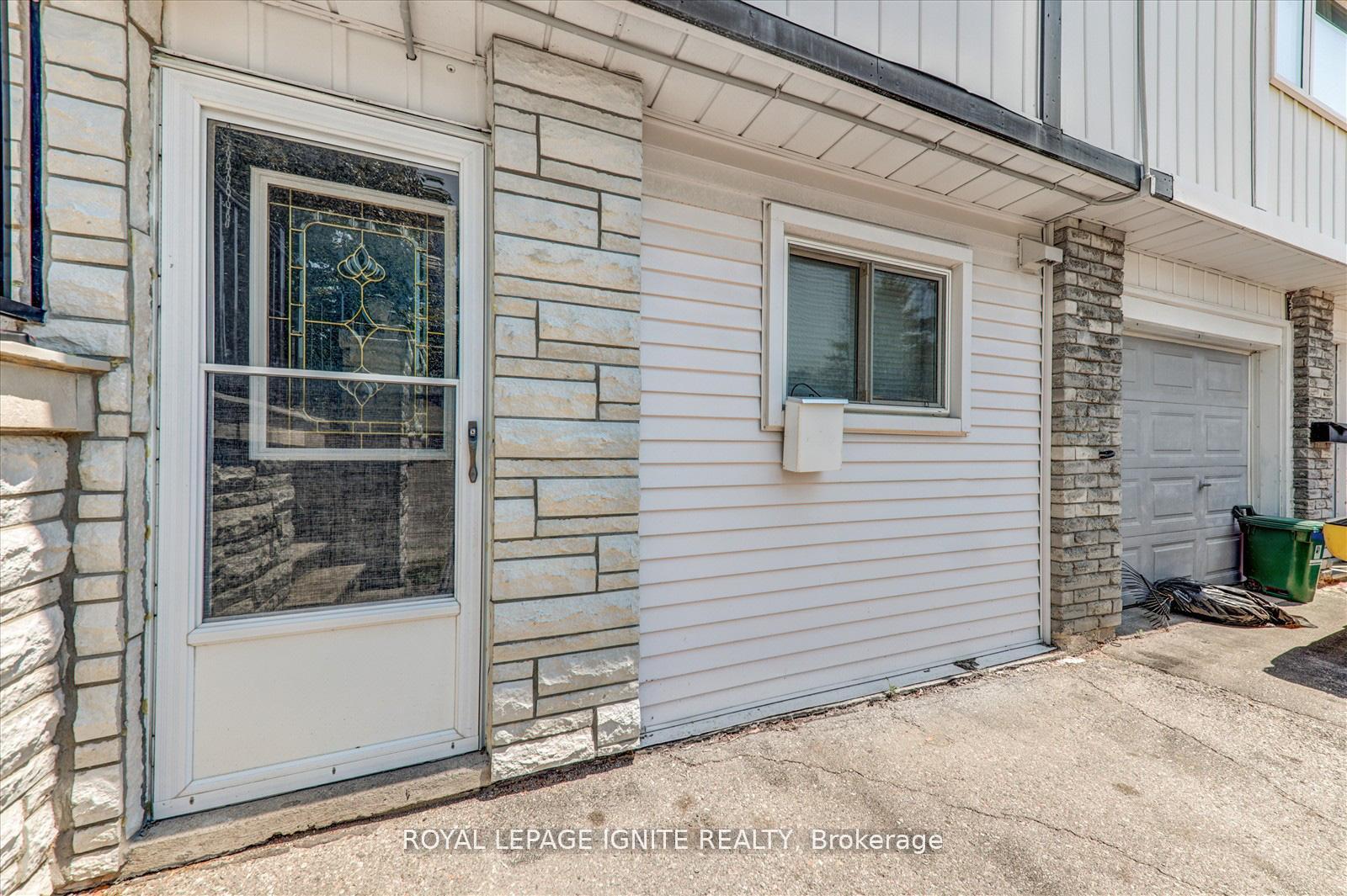Front of Bsmt, 1279 Northmount Street