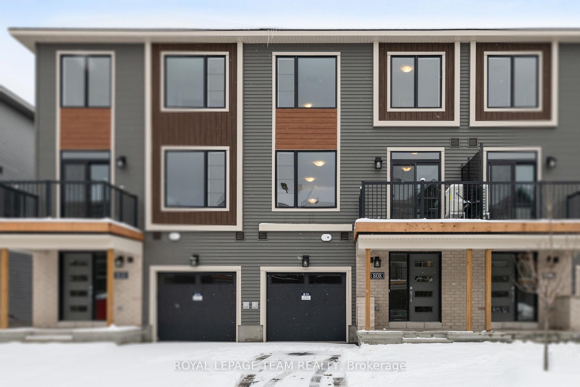 Front of 808 Glissade Grove