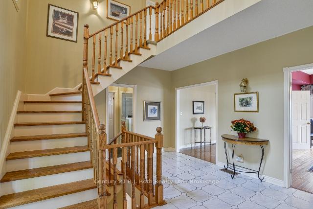 Photo 8 of 624 High Street, Orillia — HOMEH