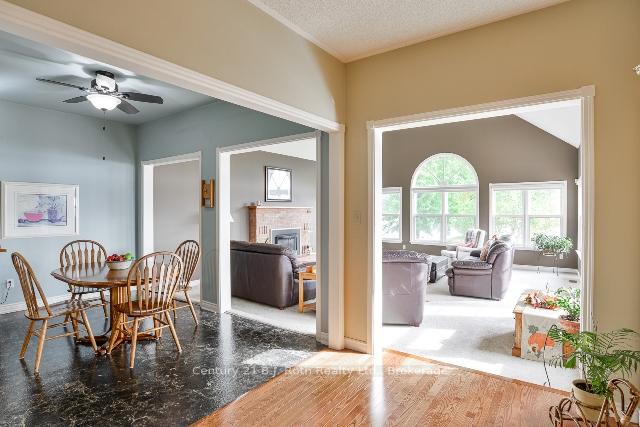 Photo 15 of 624 High Street, Orillia — HOMEH