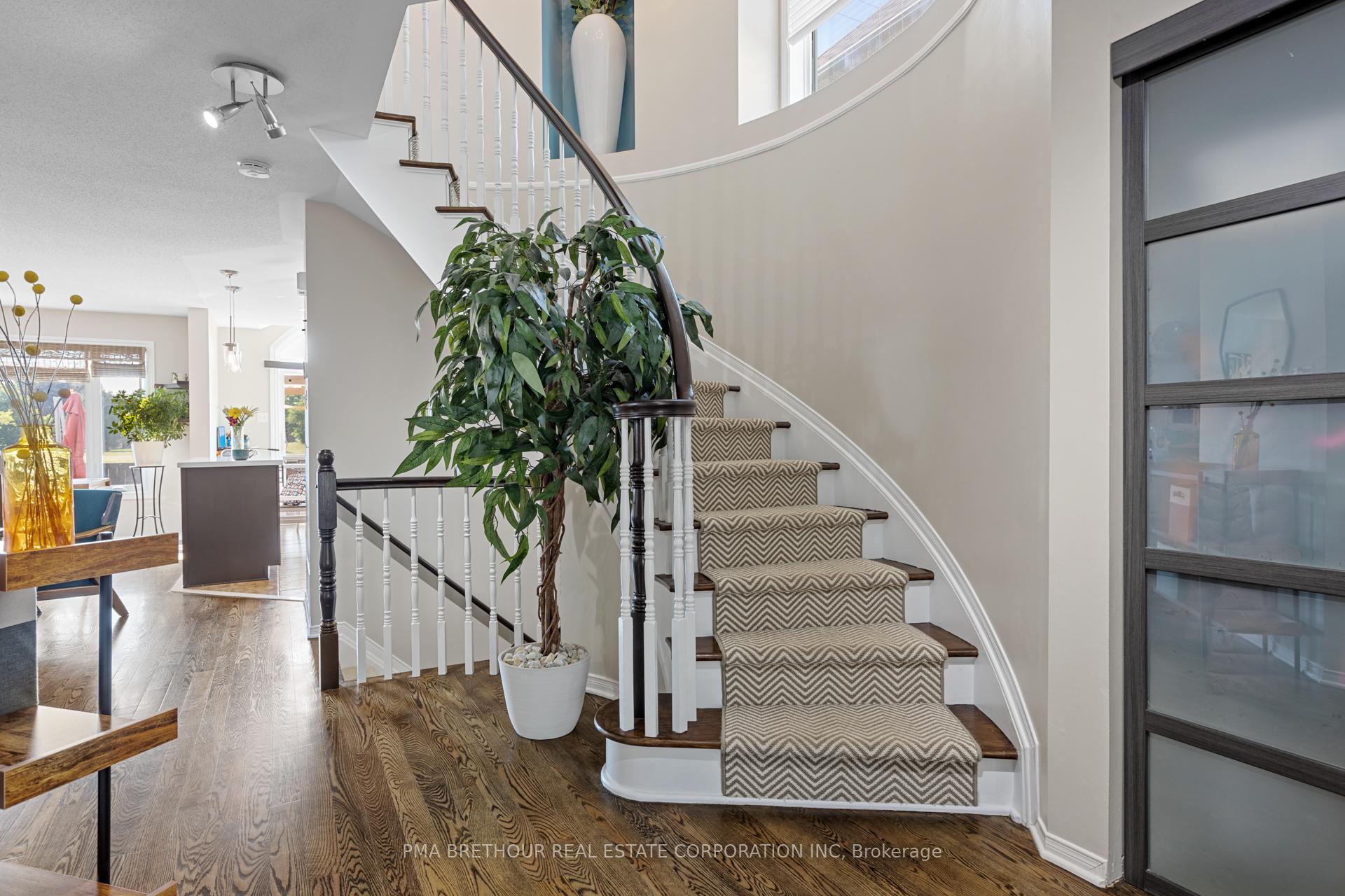 Photo 2 of 572 Renaissance Drive, Ottawa, Avalon East — HOMEH
