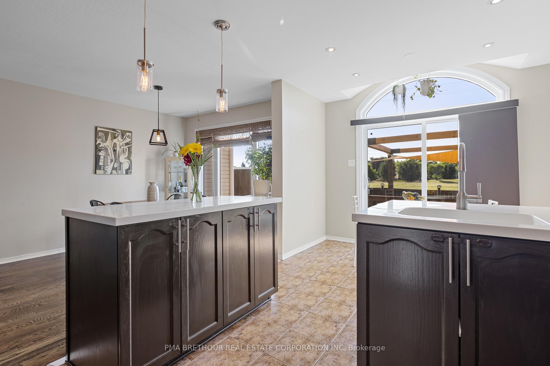 Photo 5 of 572 Renaissance Drive, Ottawa, Avalon East — HOMEH