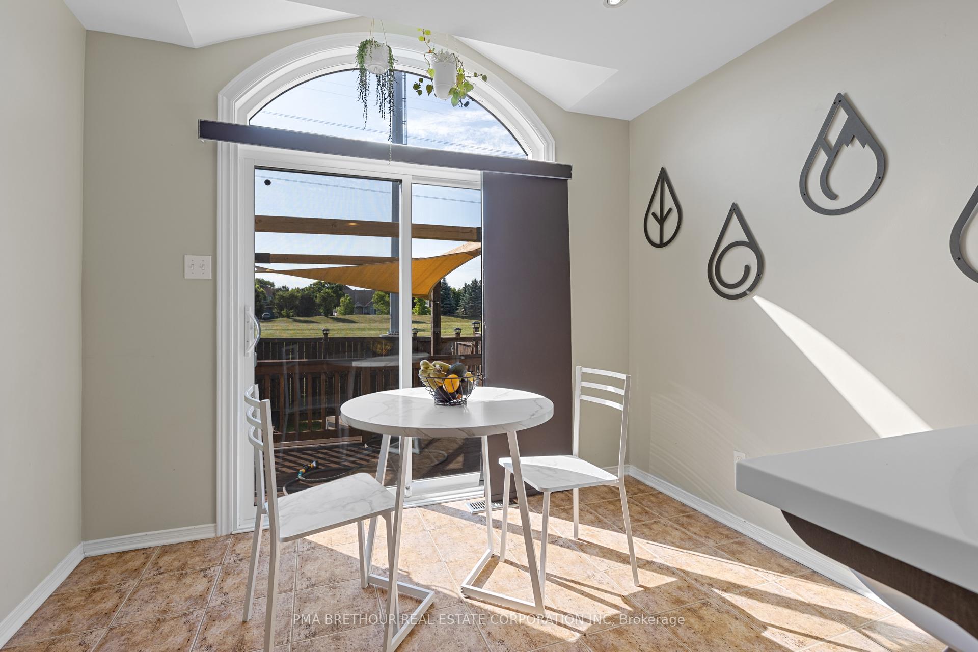 Photo 9 of 572 Renaissance Drive, Ottawa, Avalon East — HOMEH