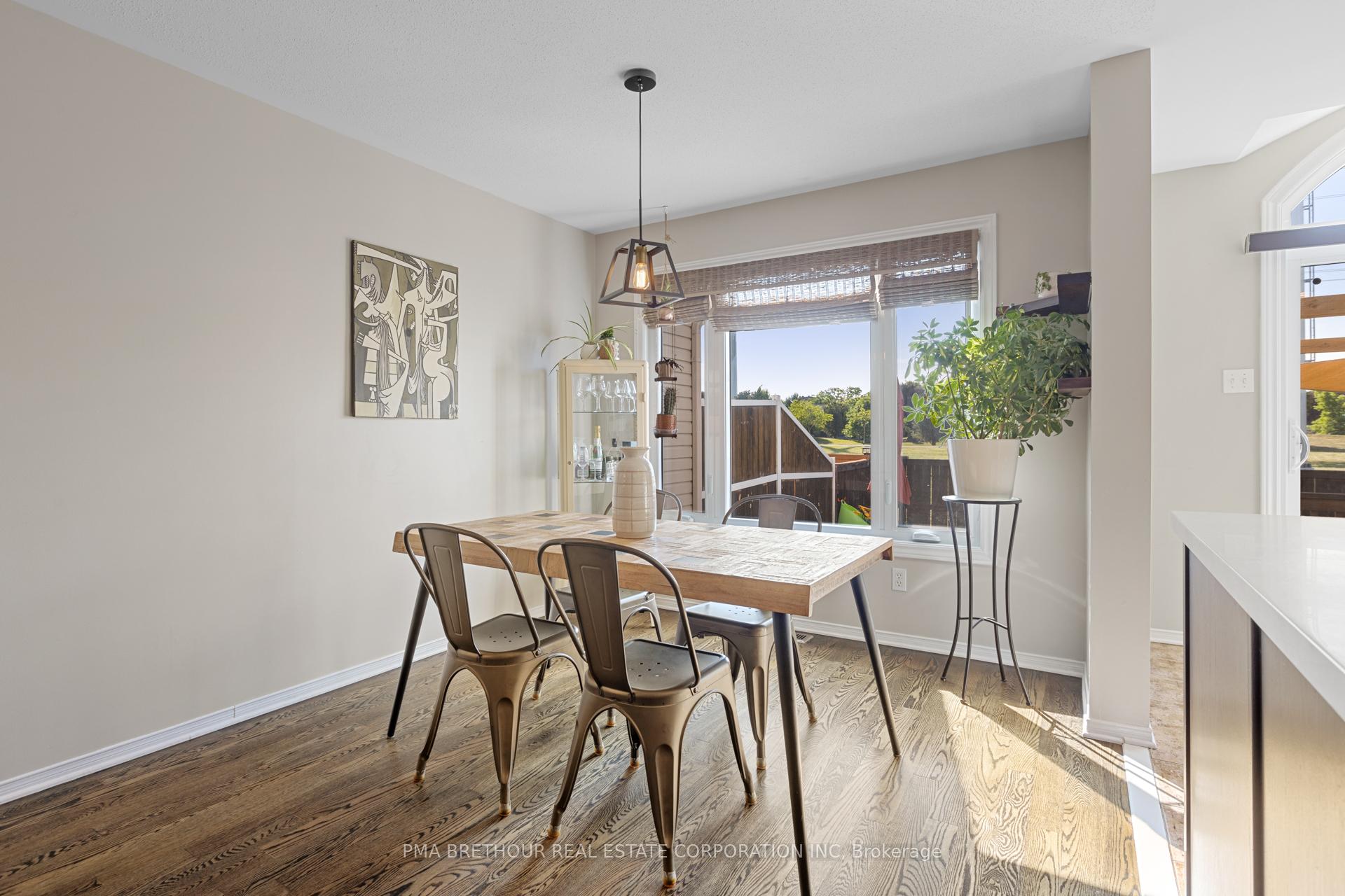 Photo 10 of 572 Renaissance Drive, Ottawa, Avalon East — HOMEH