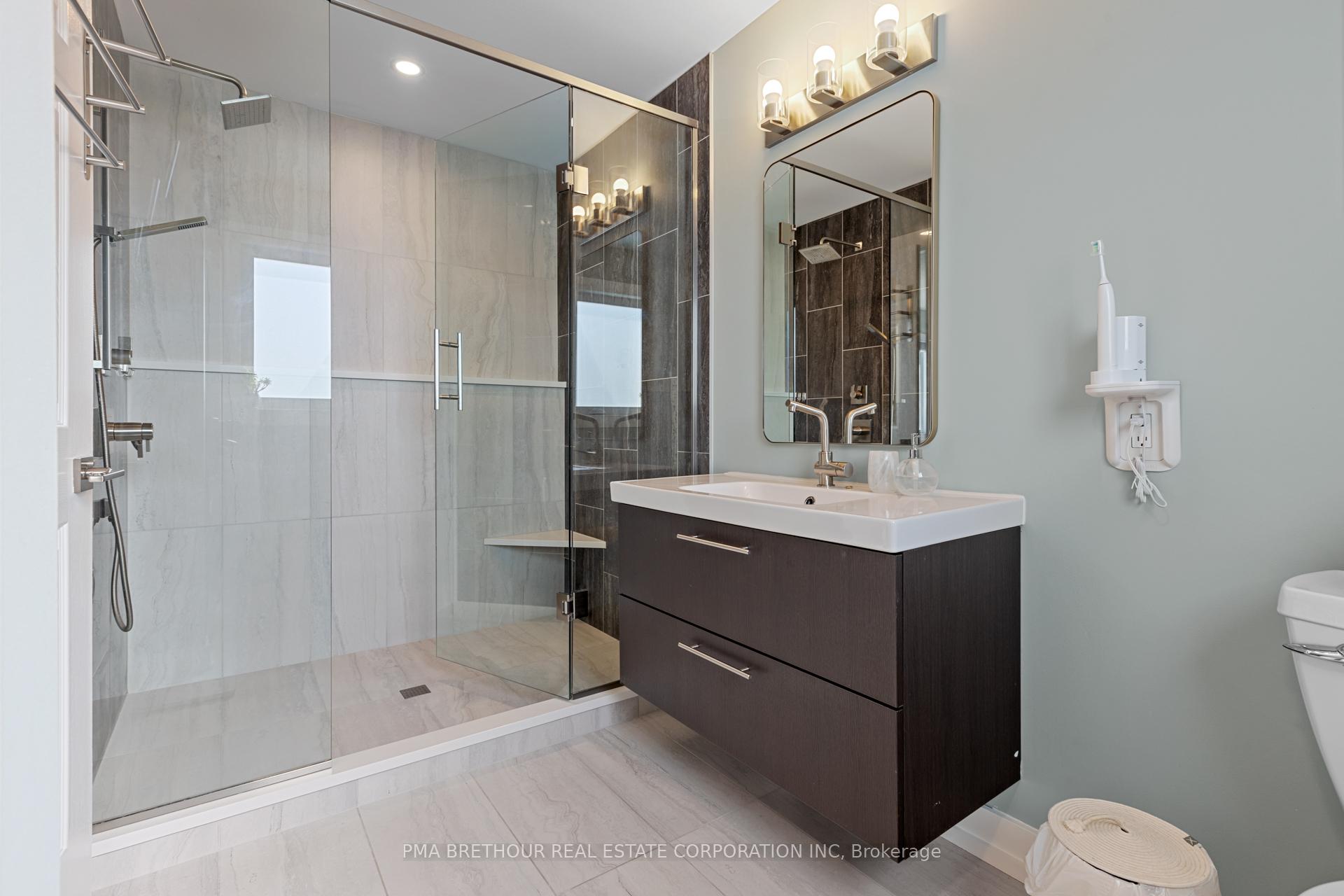 Photo 13 of 572 Renaissance Drive, Ottawa, Avalon East — HOMEH