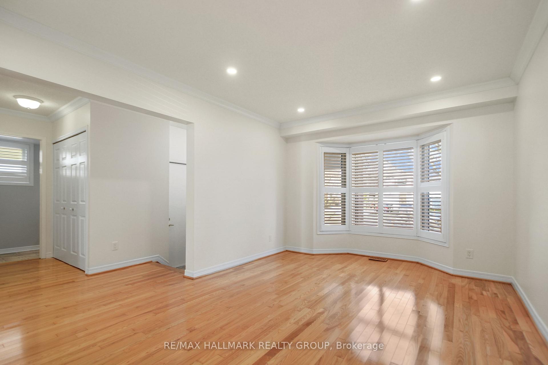 Photo 4 of 686 Mathieu Way, Ottawa, Fallingbrook/Pineridge — HOMEH