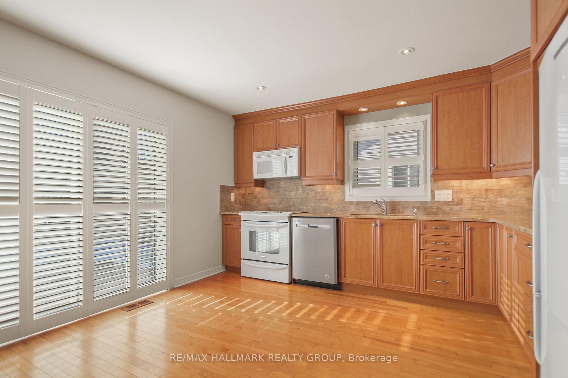 Photo 11 of 686 Mathieu Way, Ottawa, Fallingbrook/Pineridge — HOMEH