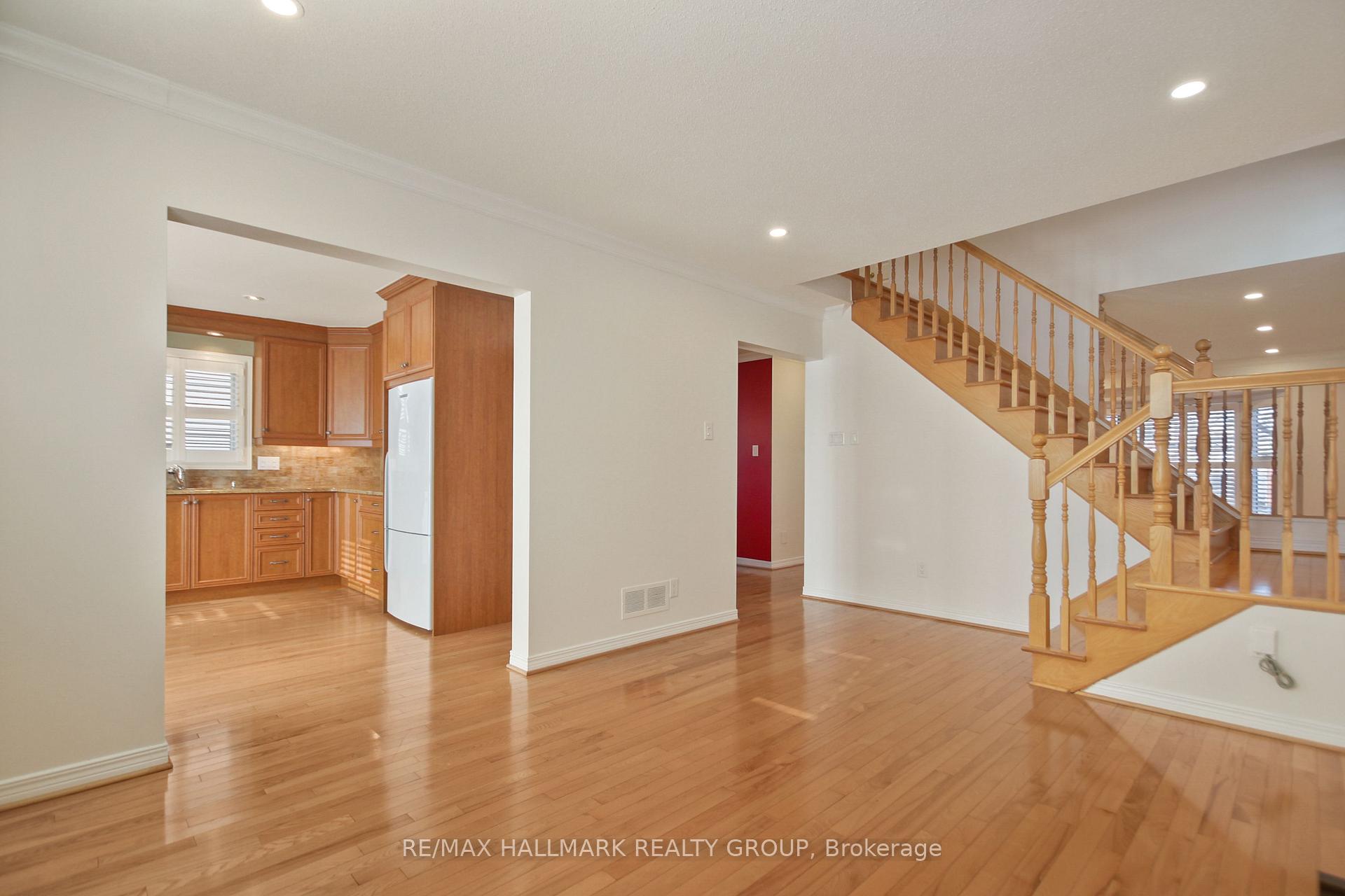 Photo 13 of 686 Mathieu Way, Ottawa, Fallingbrook/Pineridge — HOMEH