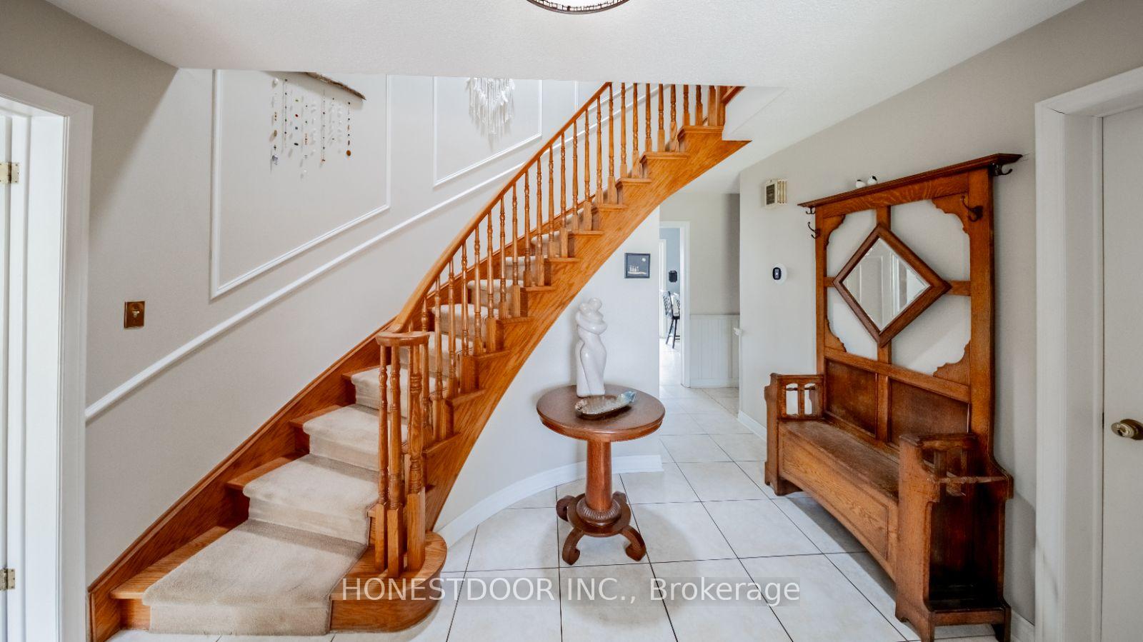 Photo 2 of 39 Forest Hill Crescent, Pelham, Fonthill — HOMEH