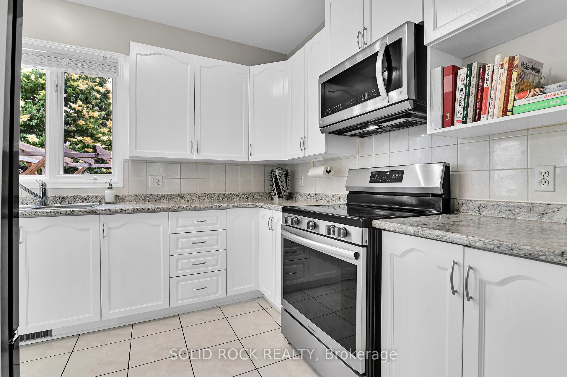 Photo 12 of 1824 McCallum Drive, Ottawa, Fallingbrook/Gardenway South — HOMEH