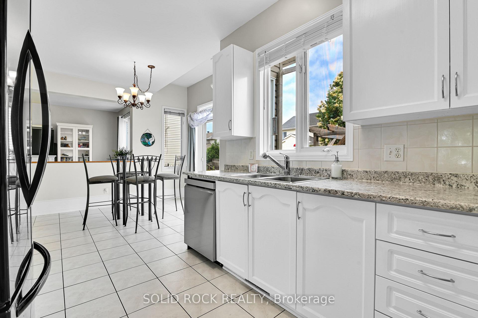 Photo 13 of 1824 McCallum Drive, Ottawa, Fallingbrook/Gardenway South — HOMEH