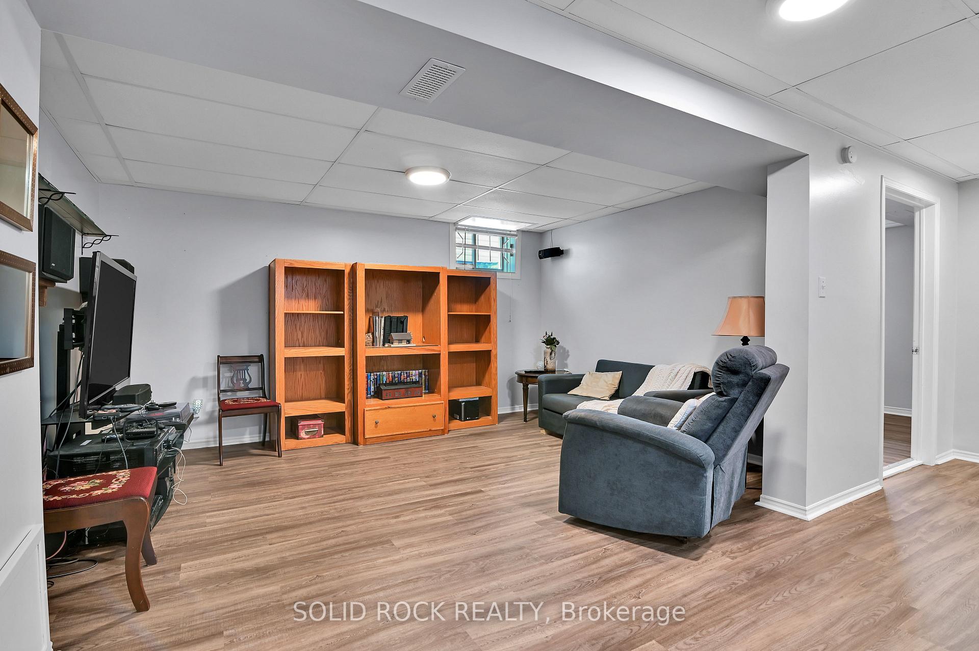 Photo 31 of 1824 McCallum Drive, Ottawa, Fallingbrook/Gardenway South — HOMEH