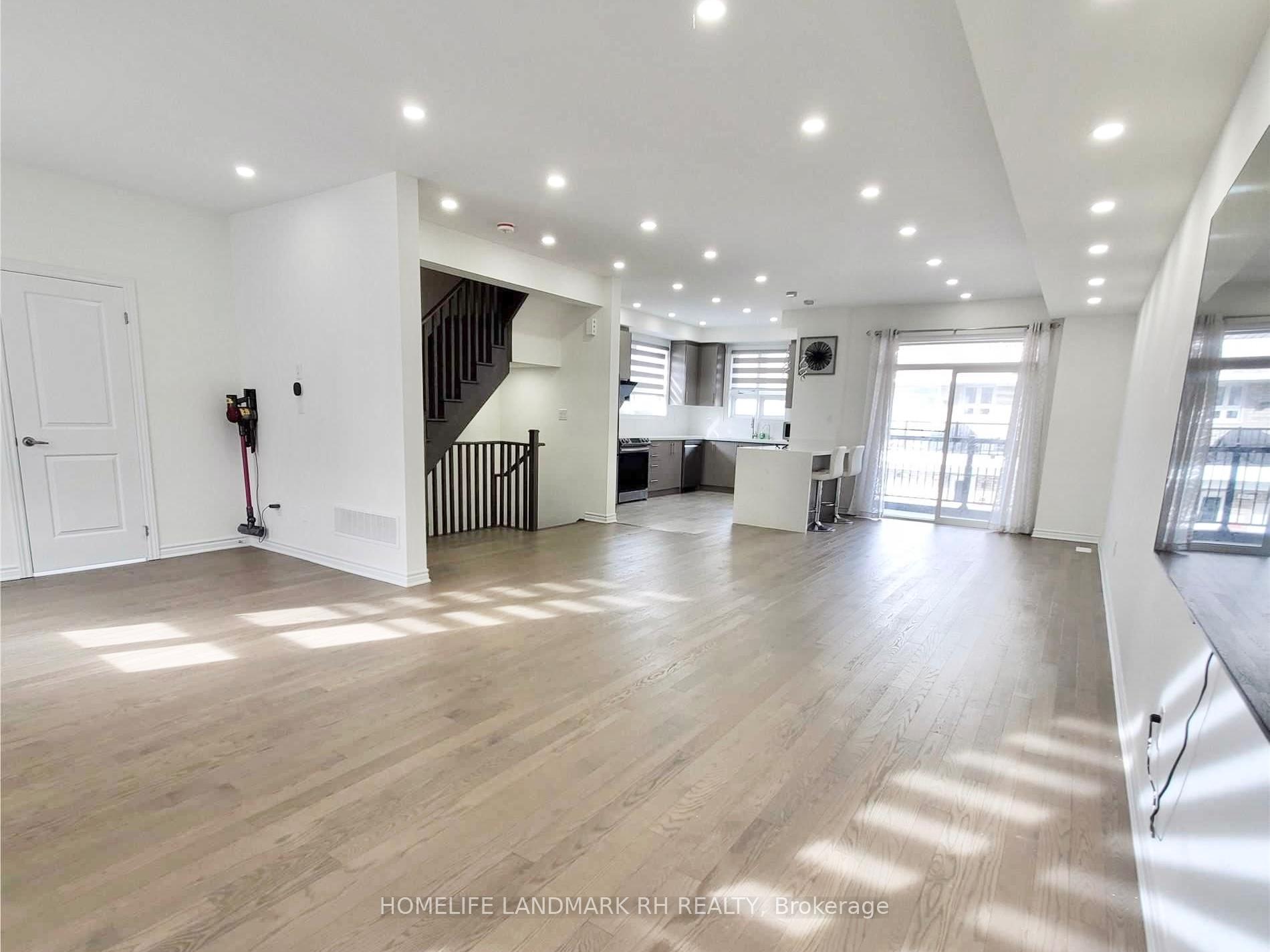 Photo 13 of 31 Chicago Lane, Markham, Wismer — HOMEH