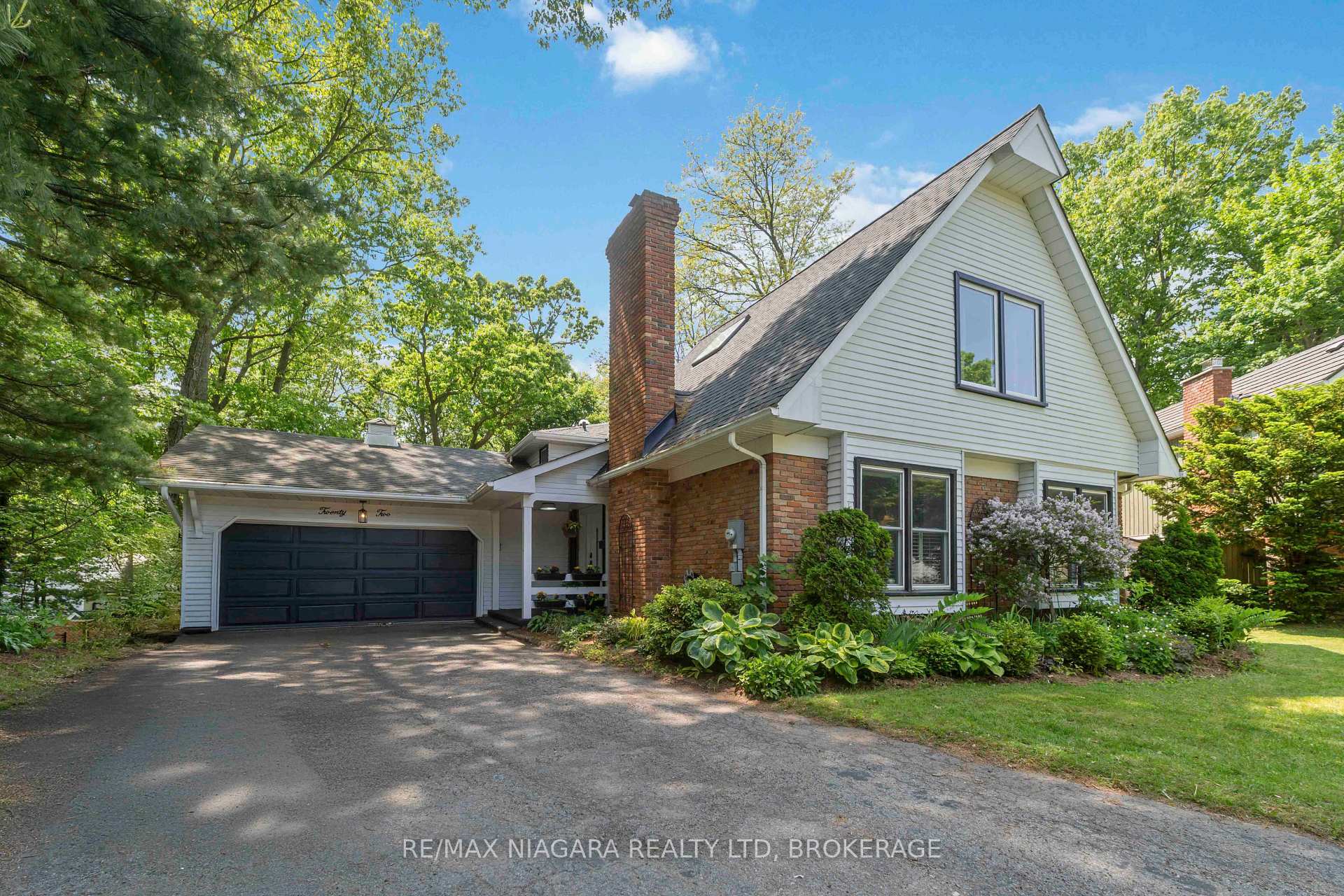 Photo 2 of 22 Berkhout Terrace, Pelham, Fonthill — HOMEH