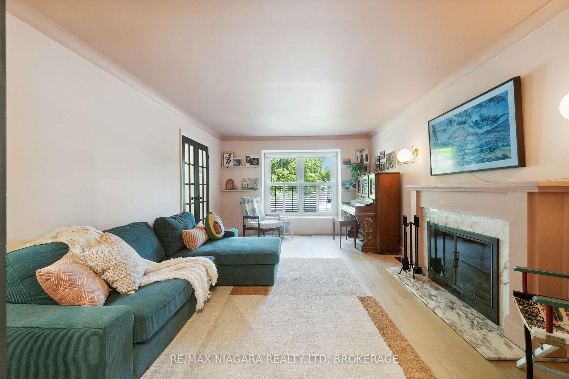 Photo 8 of 22 Berkhout Terrace, Pelham, Fonthill — HOMEH