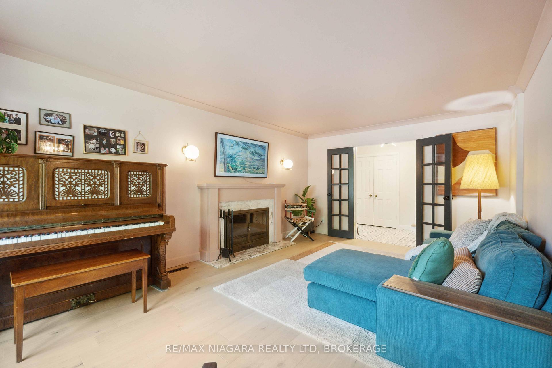 Photo 9 of 22 Berkhout Terrace, Pelham, Fonthill — HOMEH