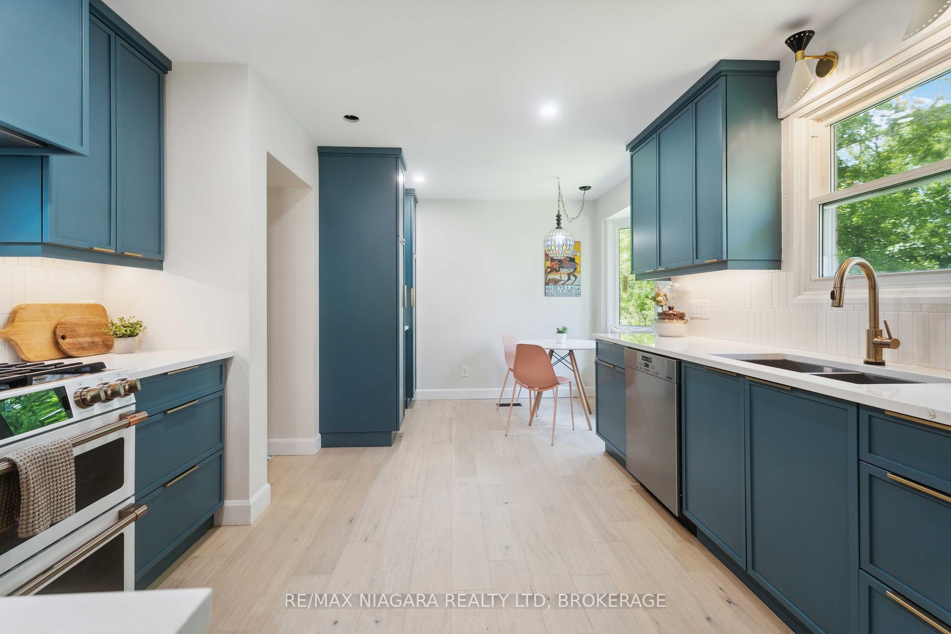 Photo 11 of 22 Berkhout Terrace, Pelham, Fonthill — HOMEH