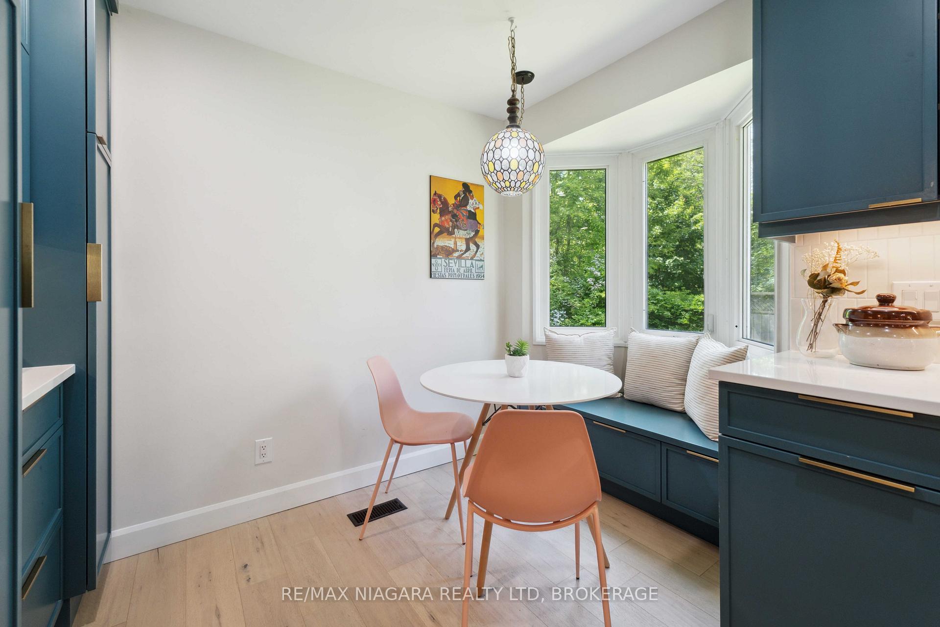 Photo 13 of 22 Berkhout Terrace, Pelham, Fonthill — HOMEH