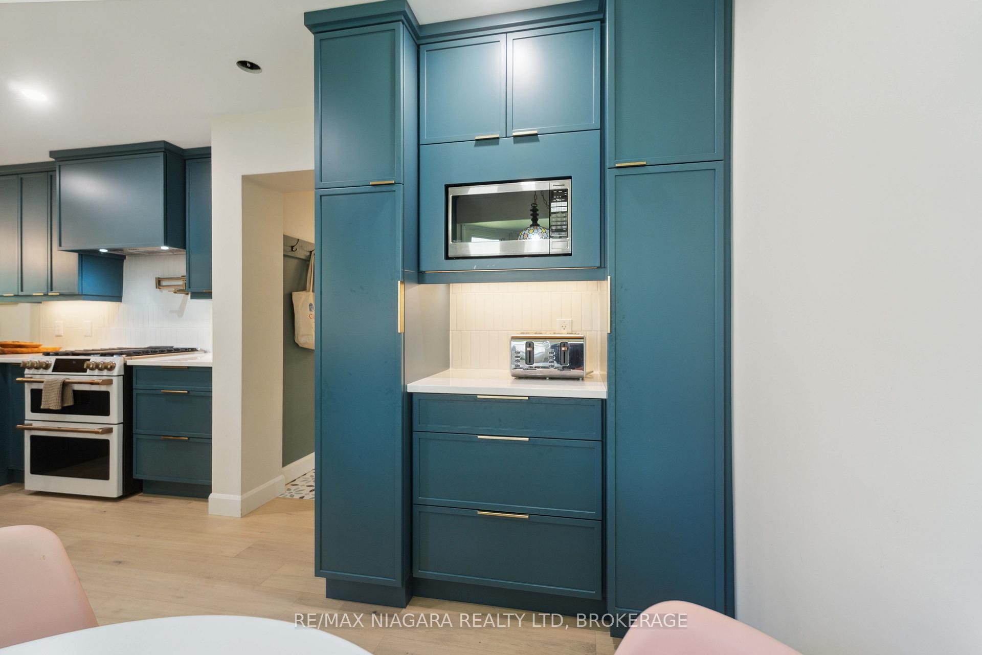 Photo 14 of 22 Berkhout Terrace, Pelham, Fonthill — HOMEH